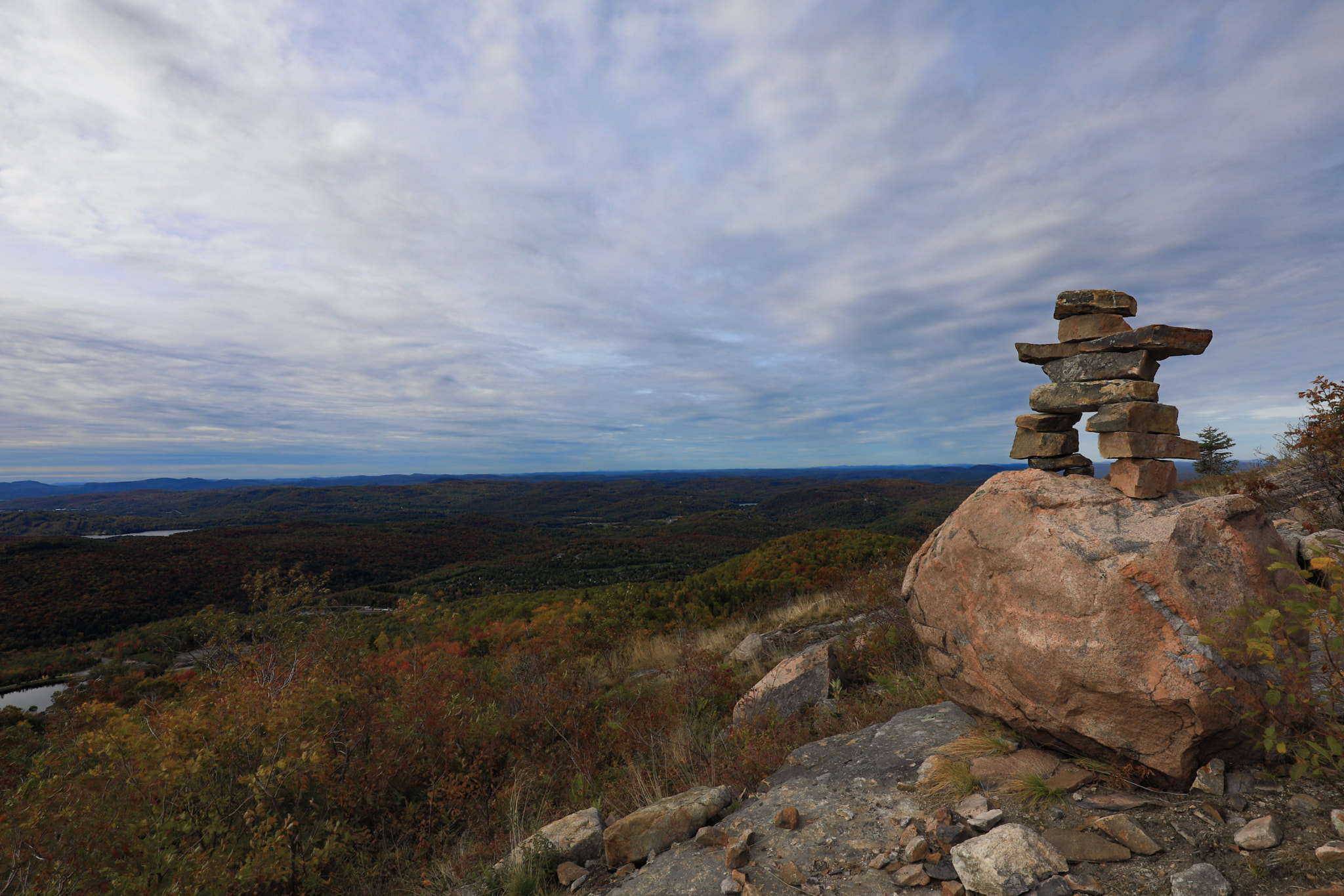 Canon EF 16-35mm F4L IS USM sample photo. Inuksuk mont-tremblant fall 2 photography