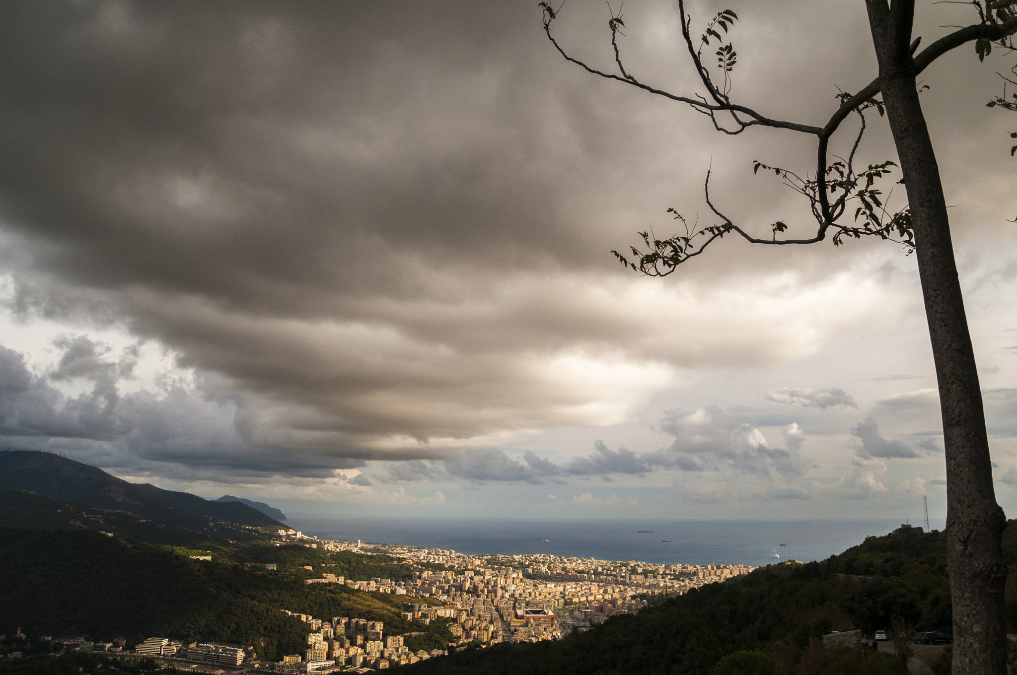 Nikon D300 sample photo. Nuvole su genova photography