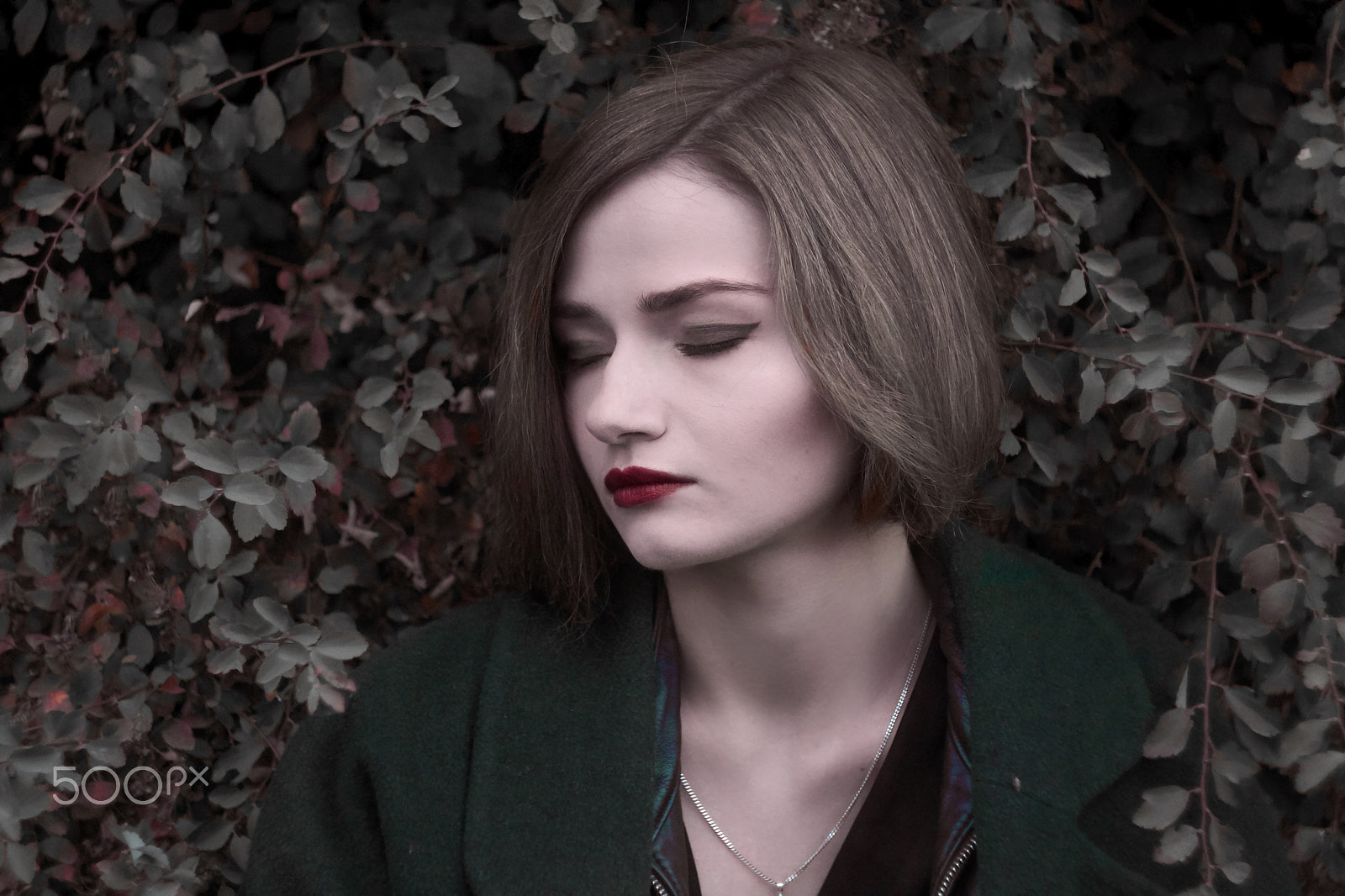 Canon EF 35-80mm f/4-5.6 sample photo. Retro fashion portrait photography