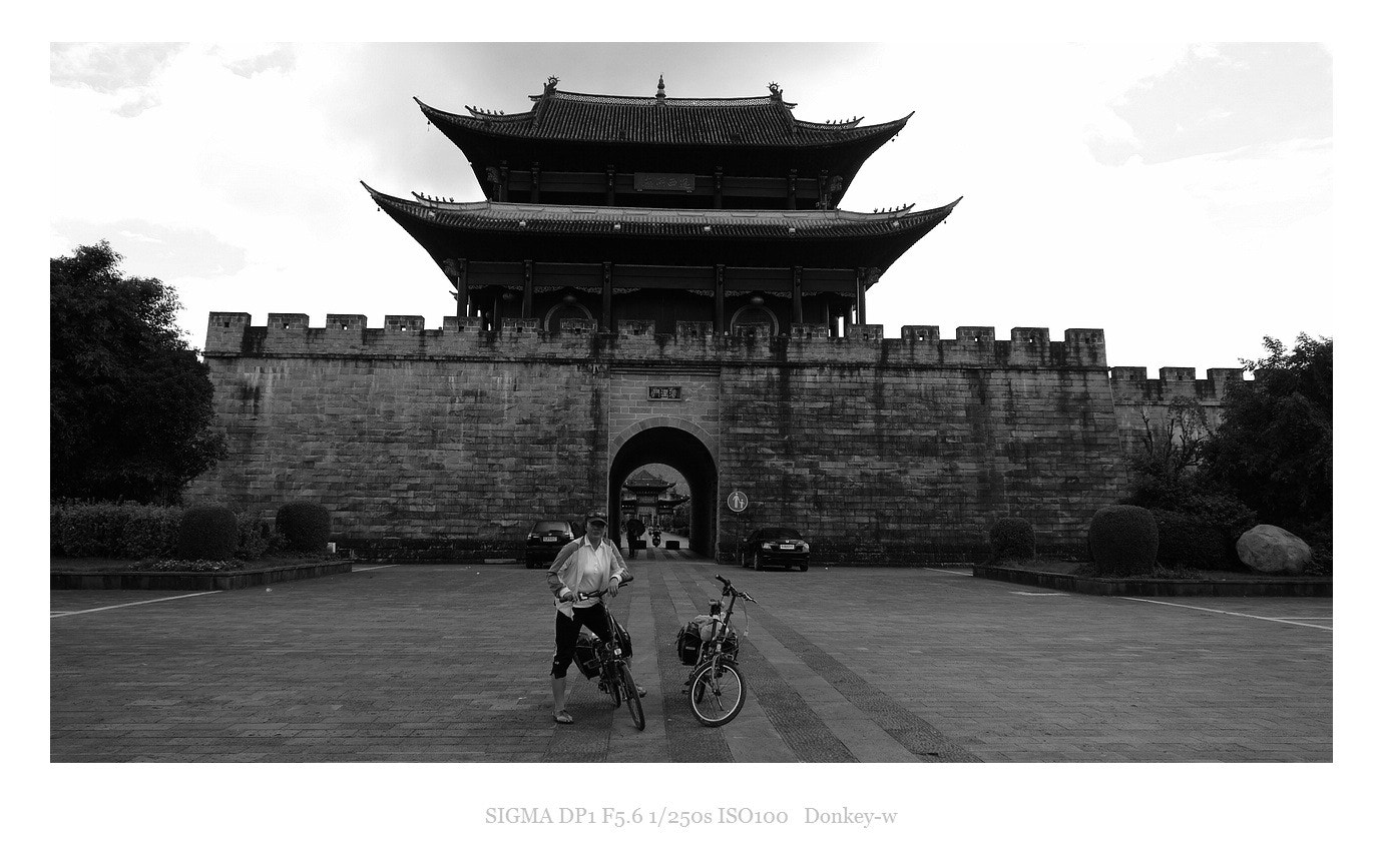 Sigma DP1 sample photo. Cycling tour in tengchong  yunnan photography