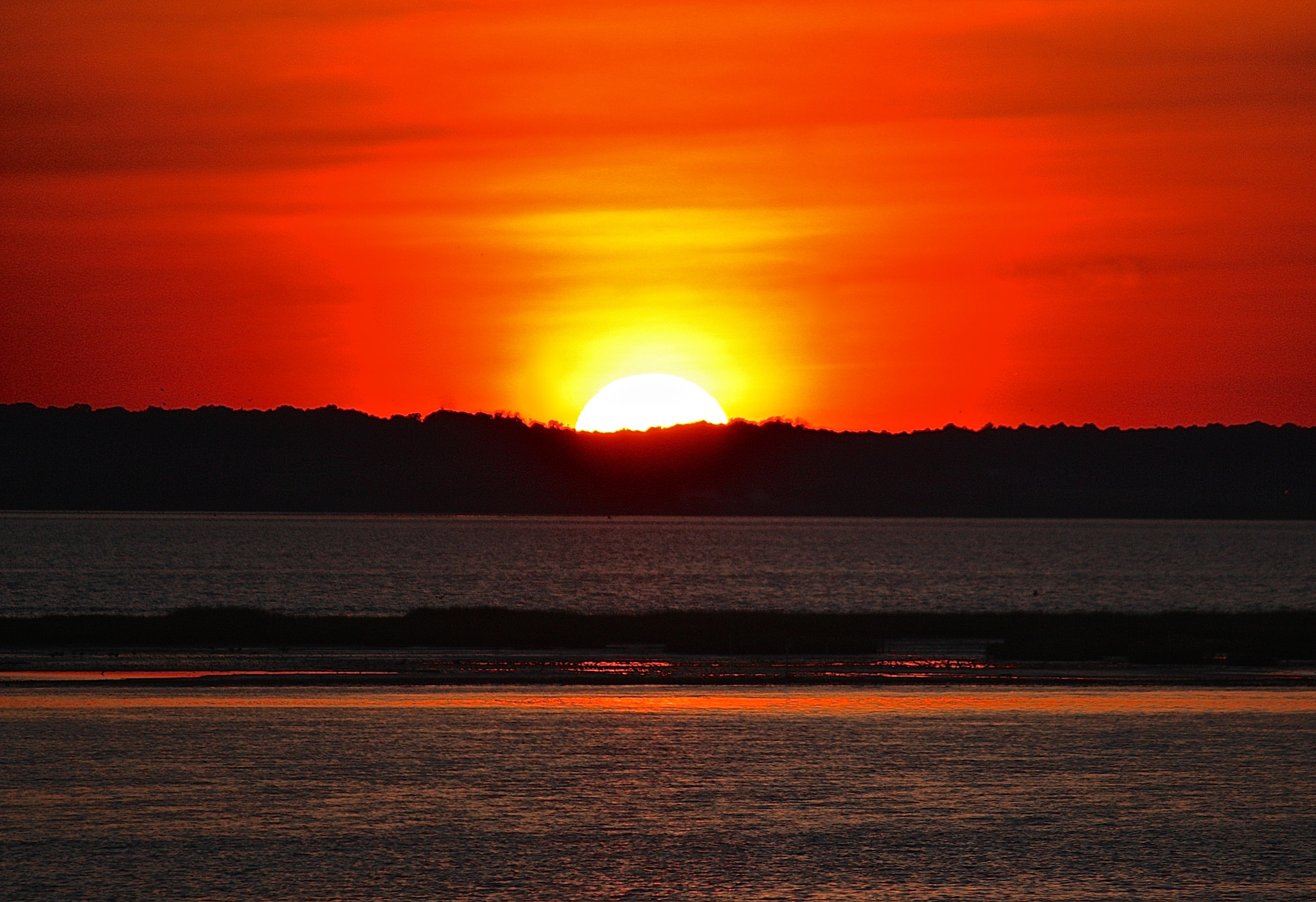Canon EOS 450D (EOS Rebel XSi / EOS Kiss X2) sample photo. Chincoteague island sunset photography