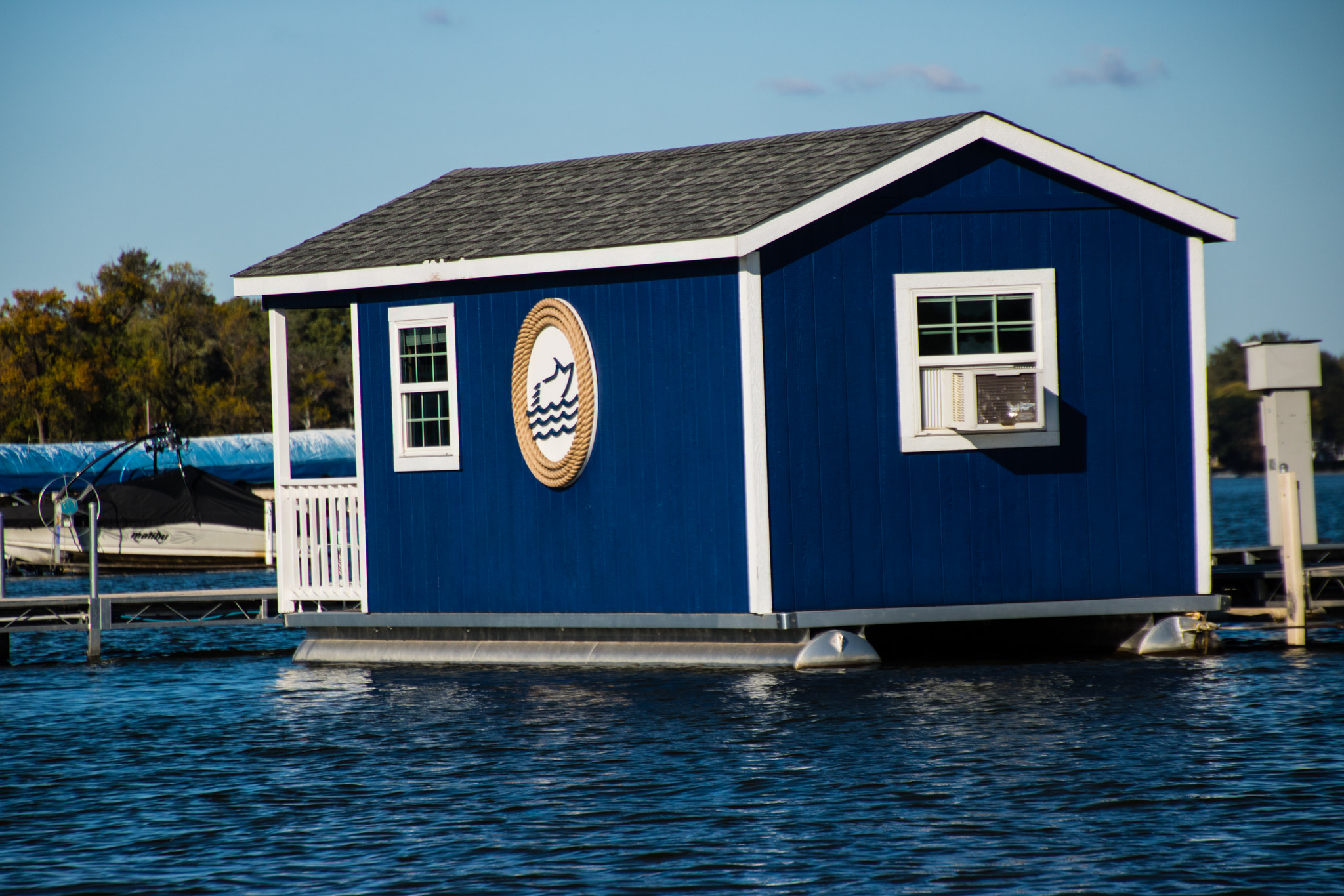 Canon EOS 760D (EOS Rebel T6s / EOS 8000D) sample photo. Blue fish house photography