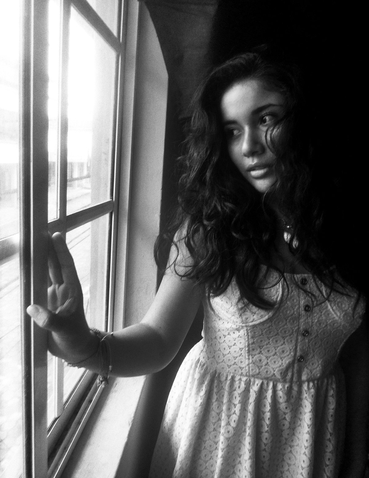 Samsung DV150F/DV151F/DV155F sample photo. By the window photography