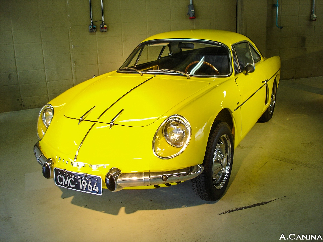 Sony DSC-W1 sample photo. Another brazilian classic. willys interlagos berlinetta. photography