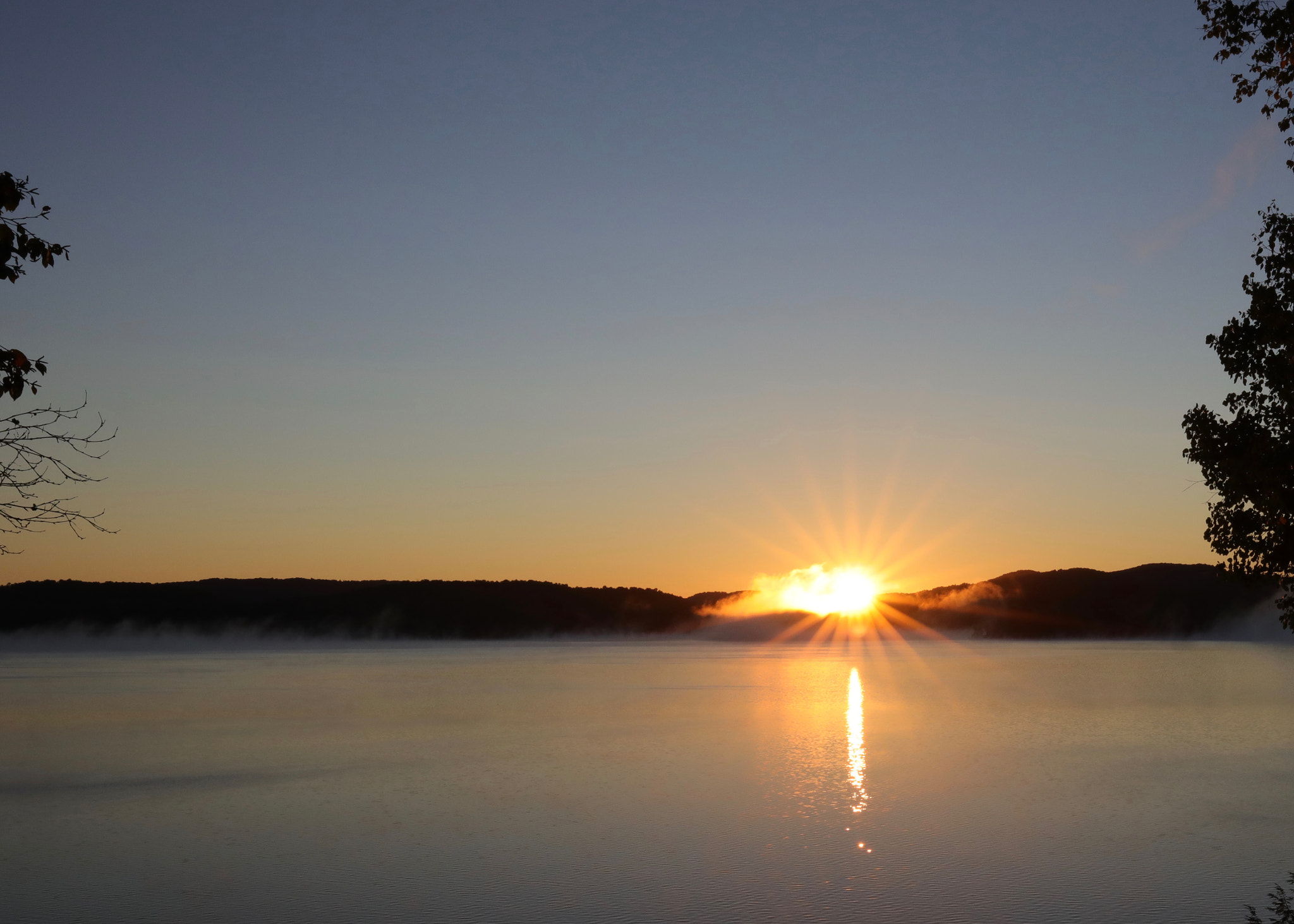 Canon EOS 5D Mark IV sample photo. Sunrise across lake 1 photography