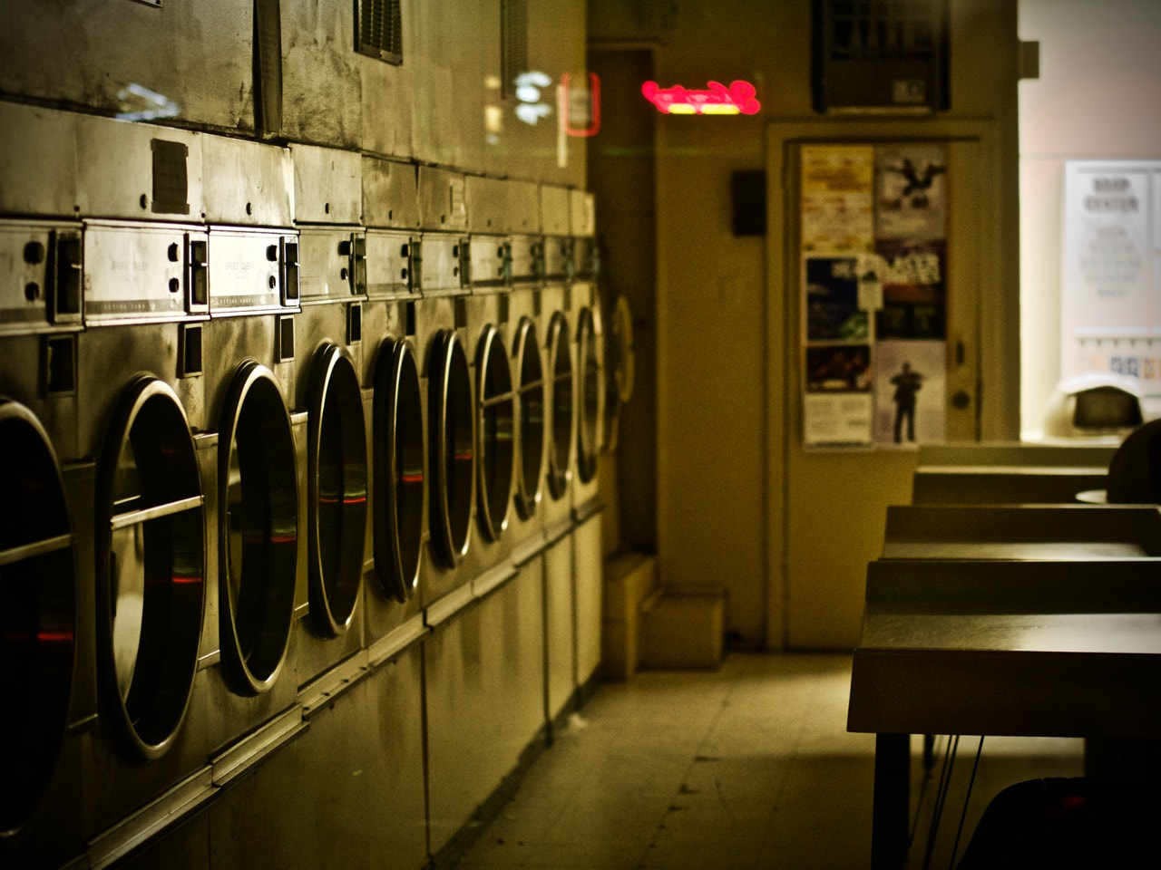 Panasonic Leica DG Nocticron 42.5mm F1.2 ASPH OIS sample photo. Vacant laundromat photography