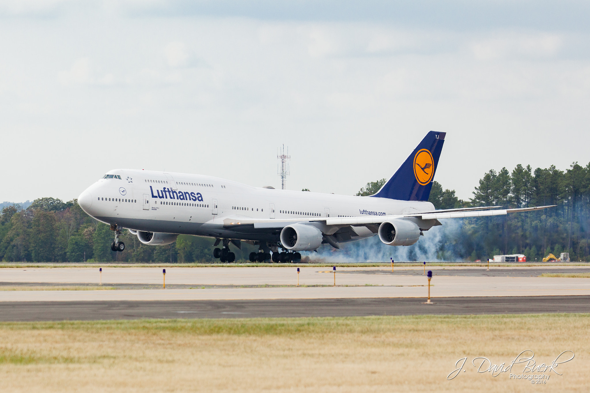 Canon EF 70-200mm F2.8L IS II USM sample photo. 2016 dulles day plane pull and 5k / 10k photography