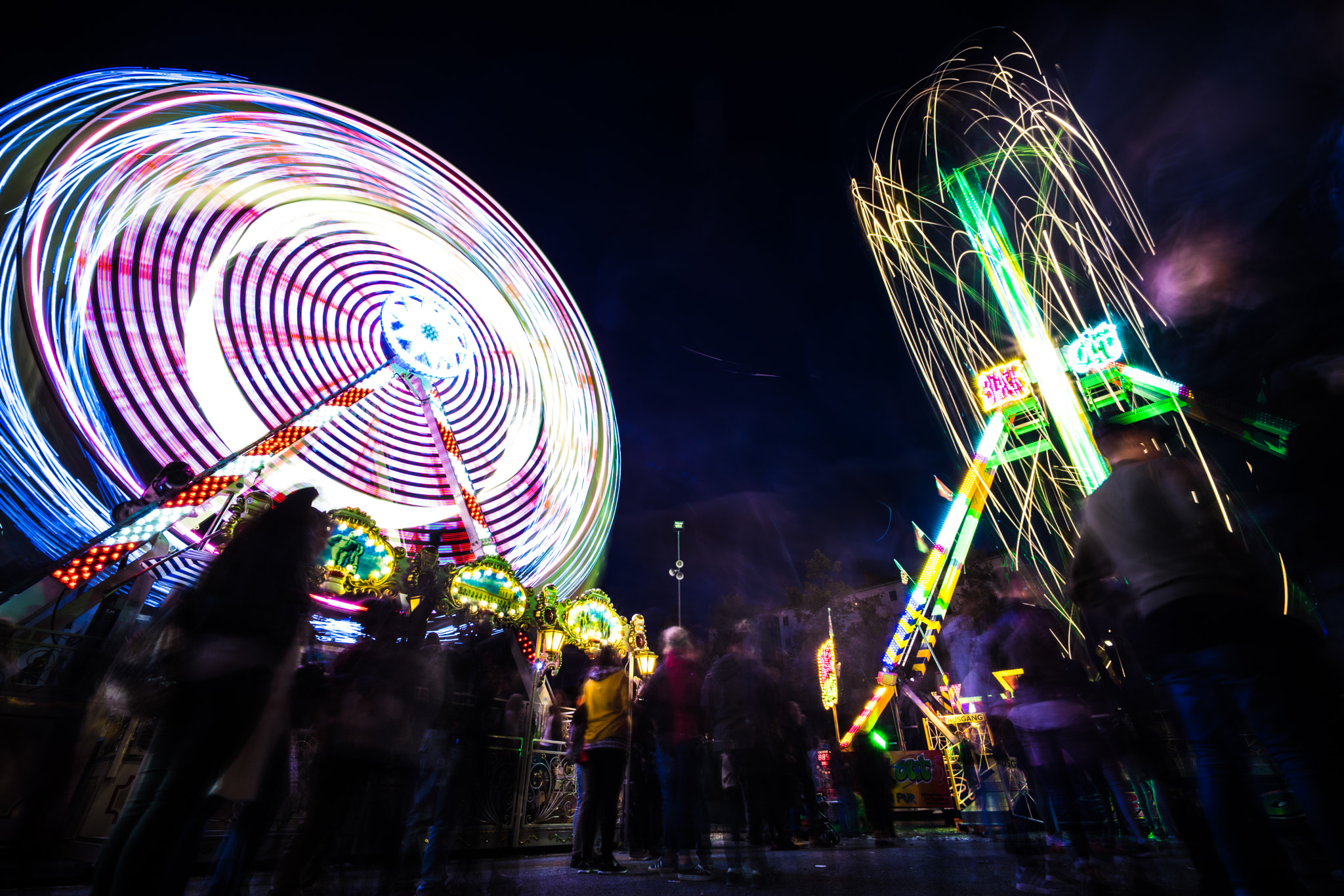 Sony a7 II + Voigtlander SUPER WIDE-HELIAR 15mm F4.5 III sample photo. Amusement park photography