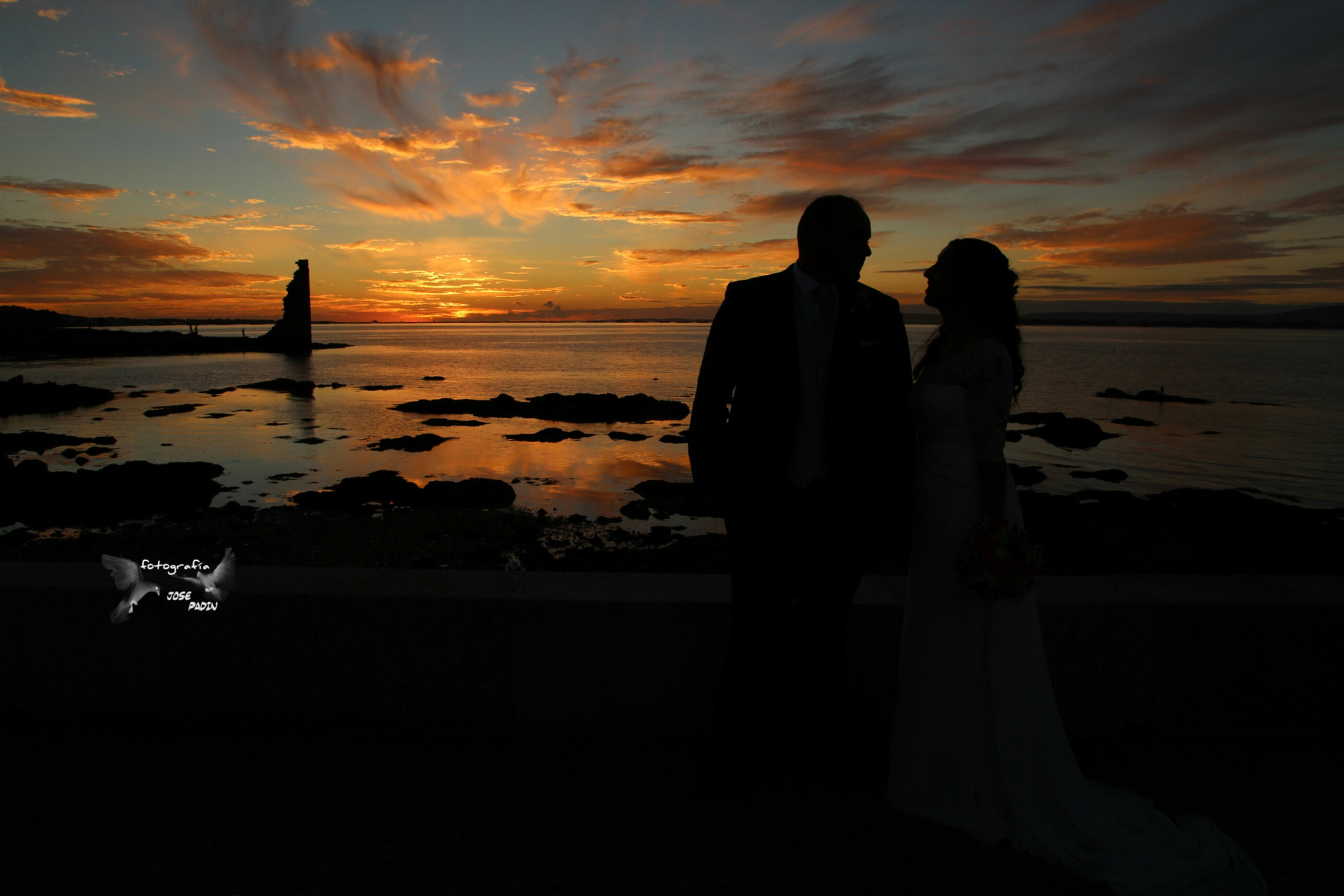 Tamron SP AF 17-50mm F2.8 XR Di II LD Aspherical (IF) sample photo. Married in sunset photography
