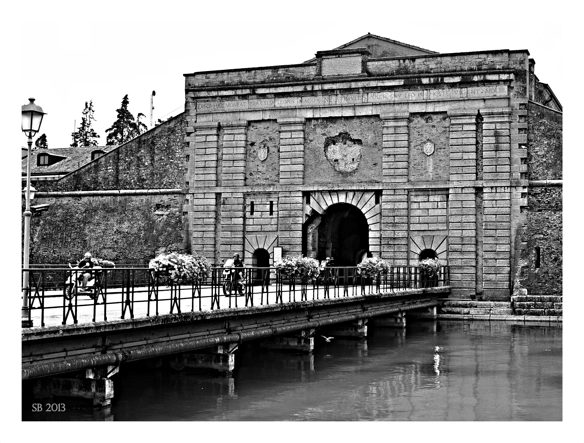 Nikon D90 sample photo. Porta verona [peschiera del garda] photography