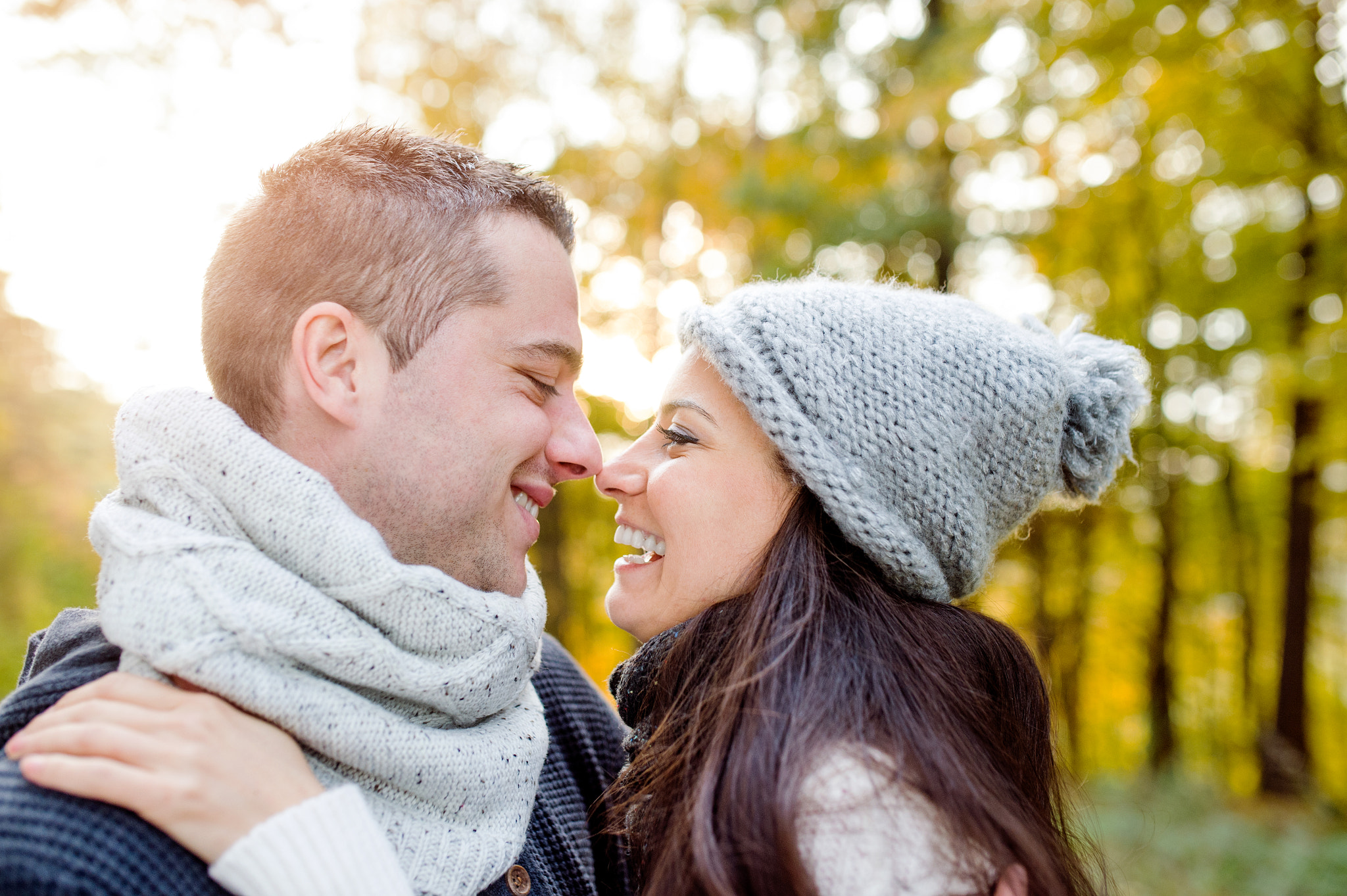 Nikon D4S + Sigma 35mm F1.4 DG HSM Art sample photo. Beautiful young couple in love, hugging. sunny autumn nature. photography