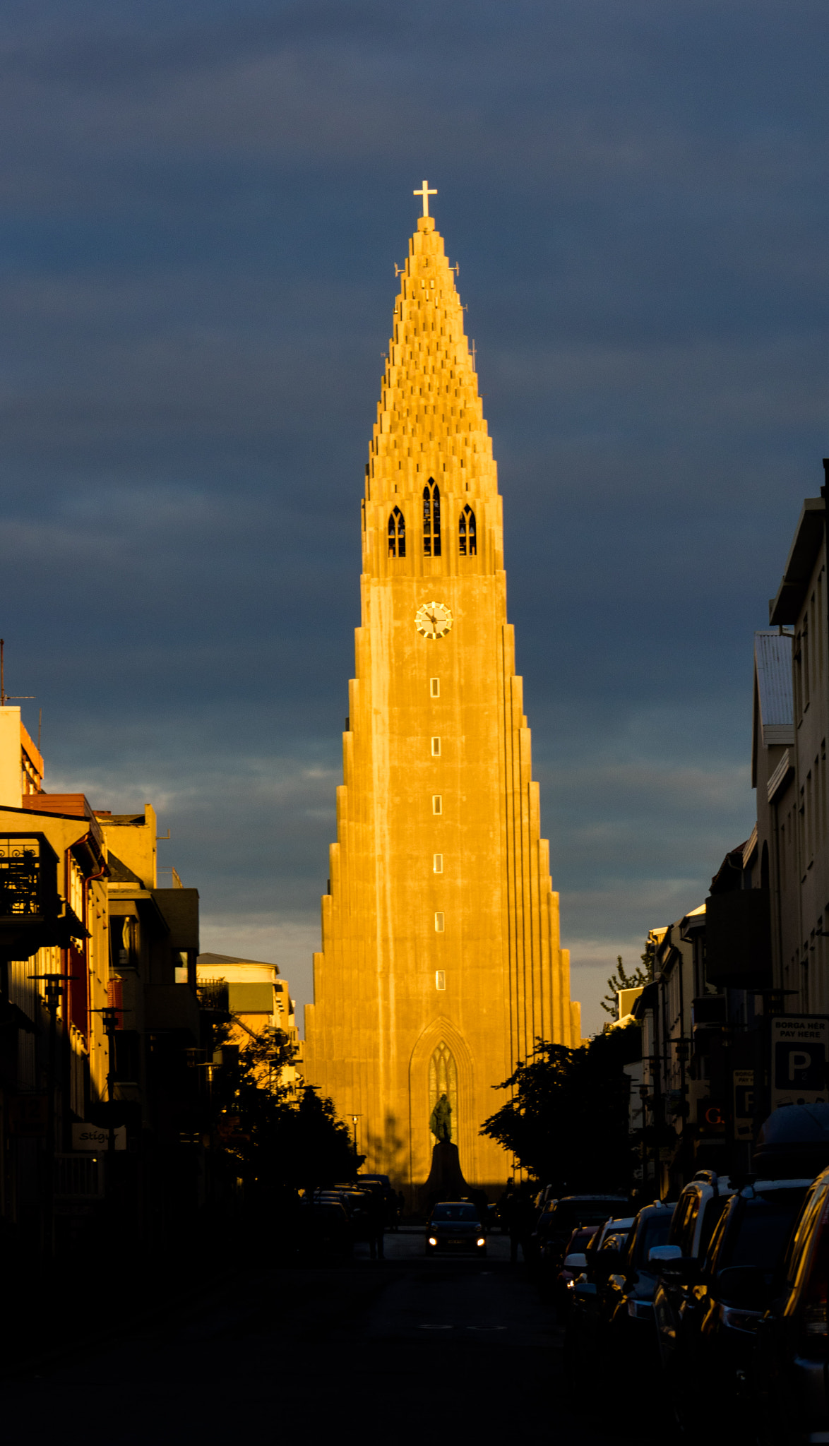 Nikon D5300 + Nikon AF-S DX Nikkor 18-300mm F3.5-5.6G ED VR sample photo. Hallgrímskirkja photography