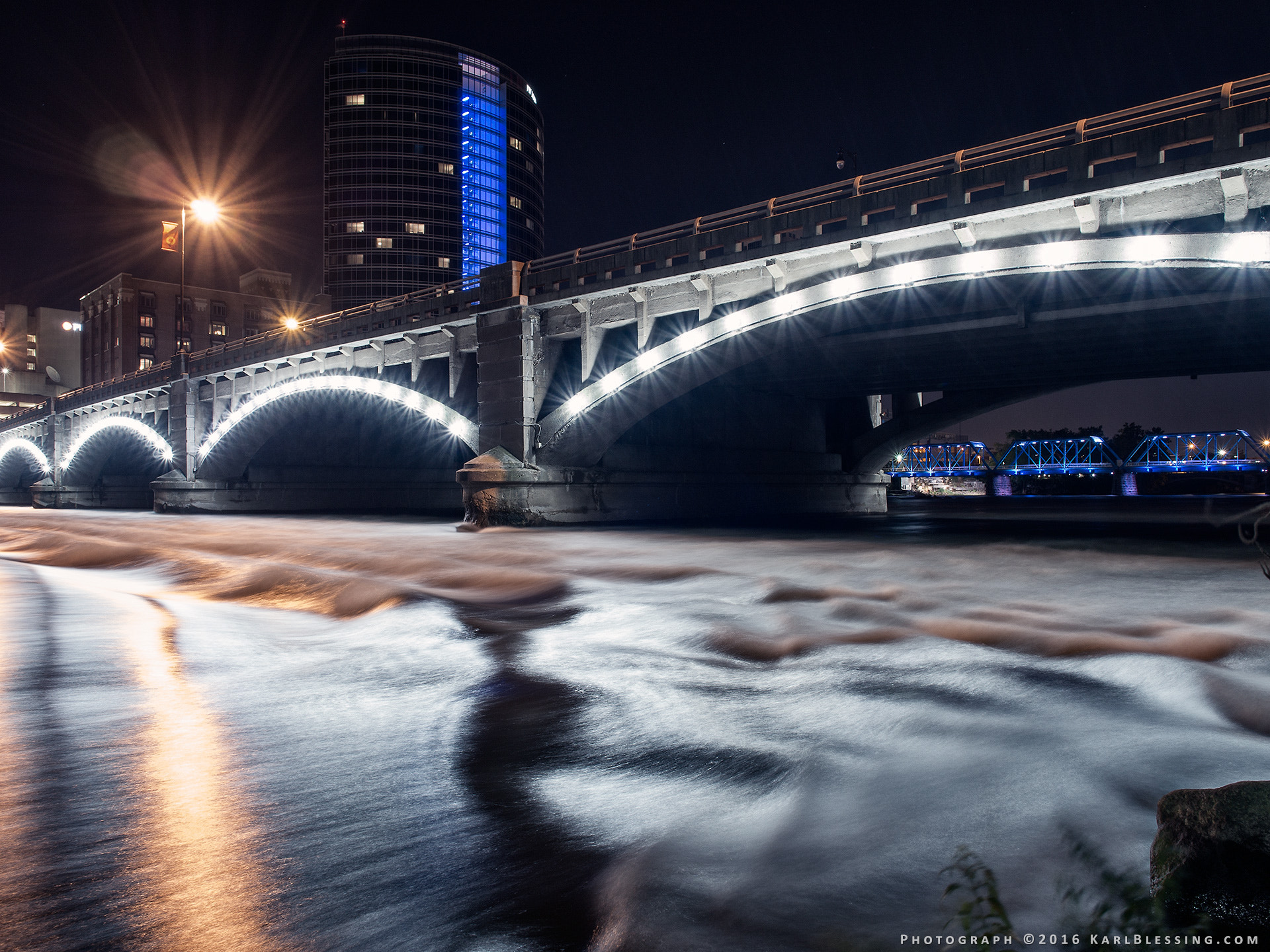 Olympus OM-D E-M5 + OLYMPUS M.12mm F2.0 sample photo. Gillett bridge over grand river photography