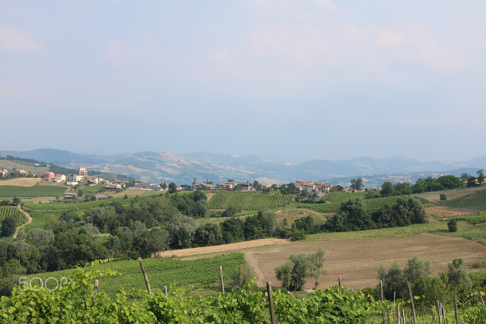 Canon EOS 750D (EOS Rebel T6i / EOS Kiss X8i) + Canon EF 40mm F2.8 STM sample photo. Italy's hills photography