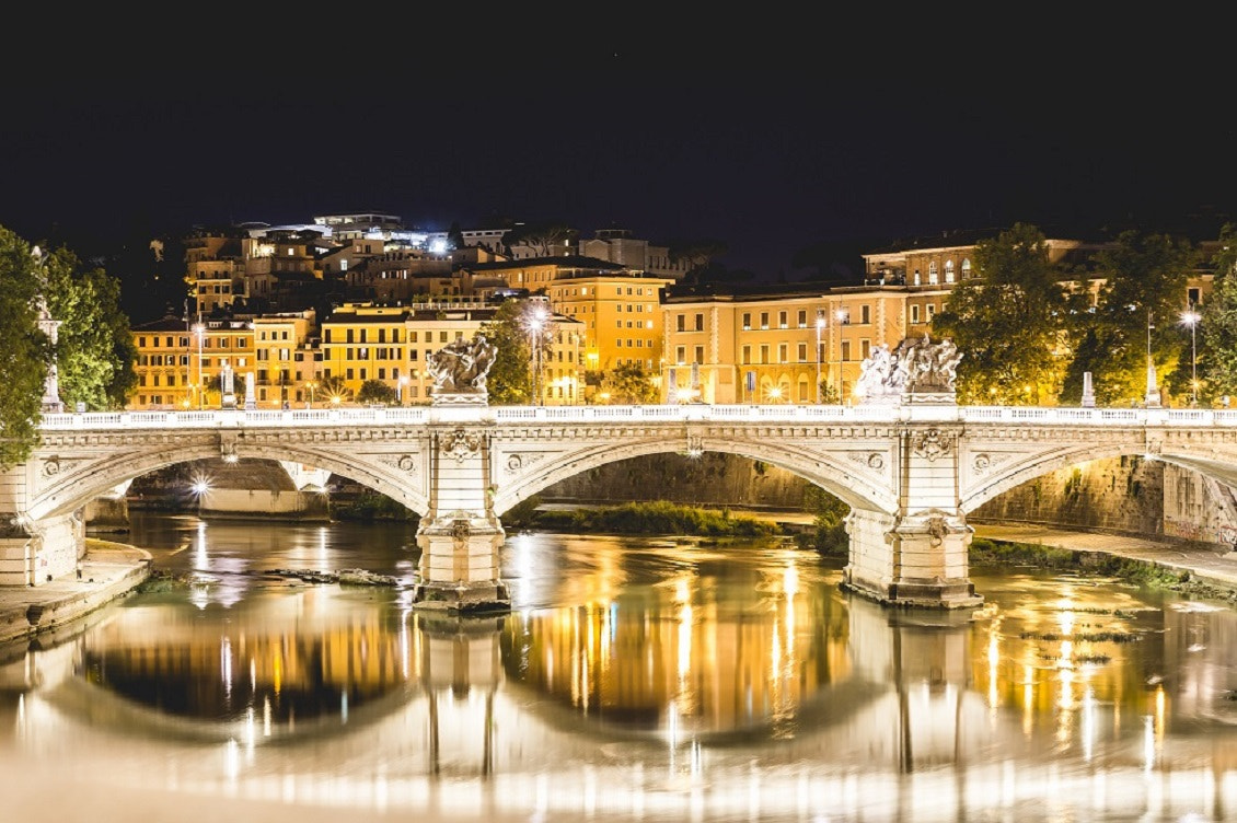 Sony Alpha a3000 sample photo. Roma de noche photography