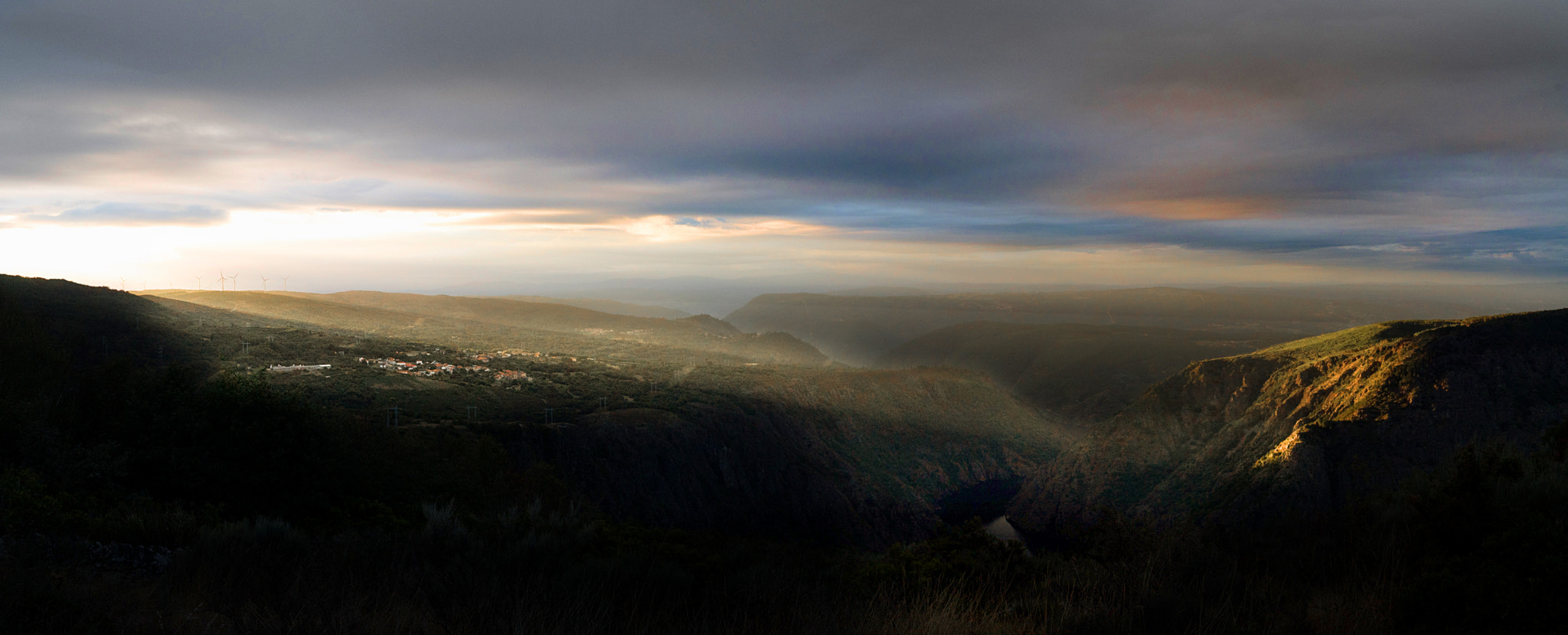Sony a7S II + Sony Sonnar T* FE 35mm F2.8 ZA sample photo. Rays of sun photography