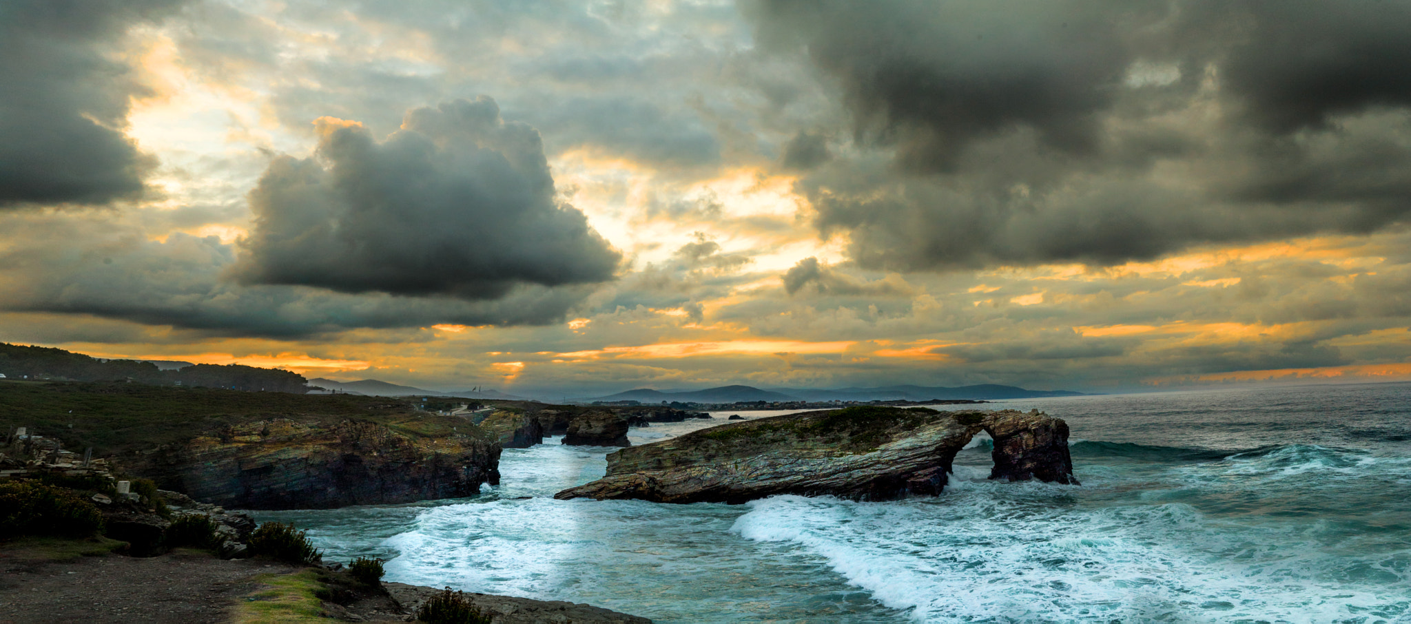 Sony a7S II + Sony Sonnar T* FE 35mm F2.8 ZA sample photo. As catedrais stormy sunset photography