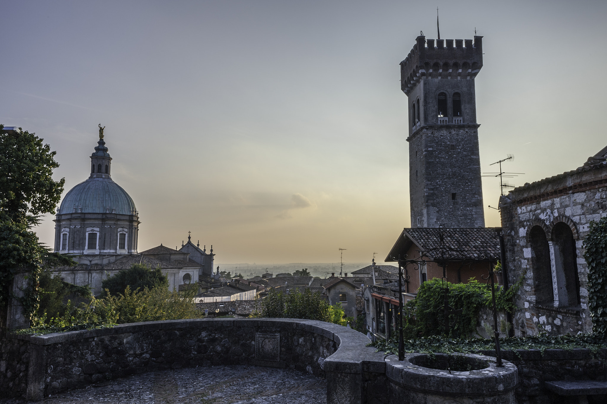 Nikon D700 + Nikon AF Nikkor 28mm F2.8D sample photo. Italian countryside photography