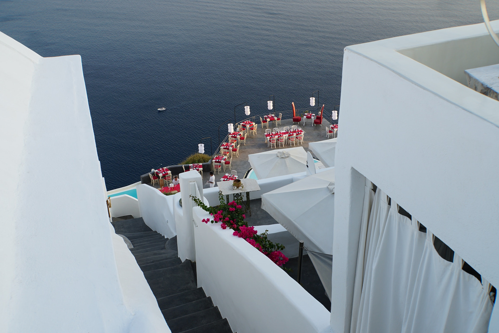 Sony E 18-200mm F3.5-6.3 OSS LE sample photo. Santorini oia photography