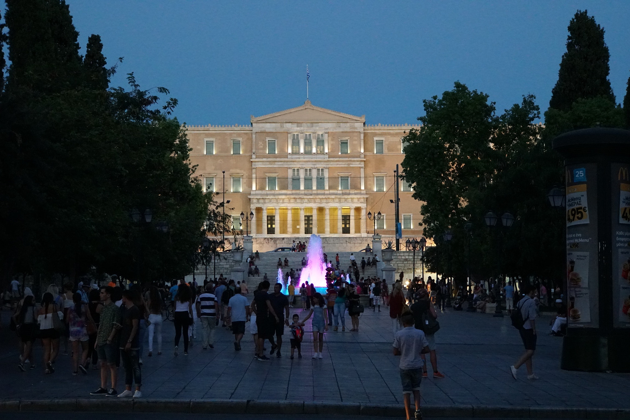 Sony E 18-200mm F3.5-6.3 OSS LE sample photo. Greek parliament photography