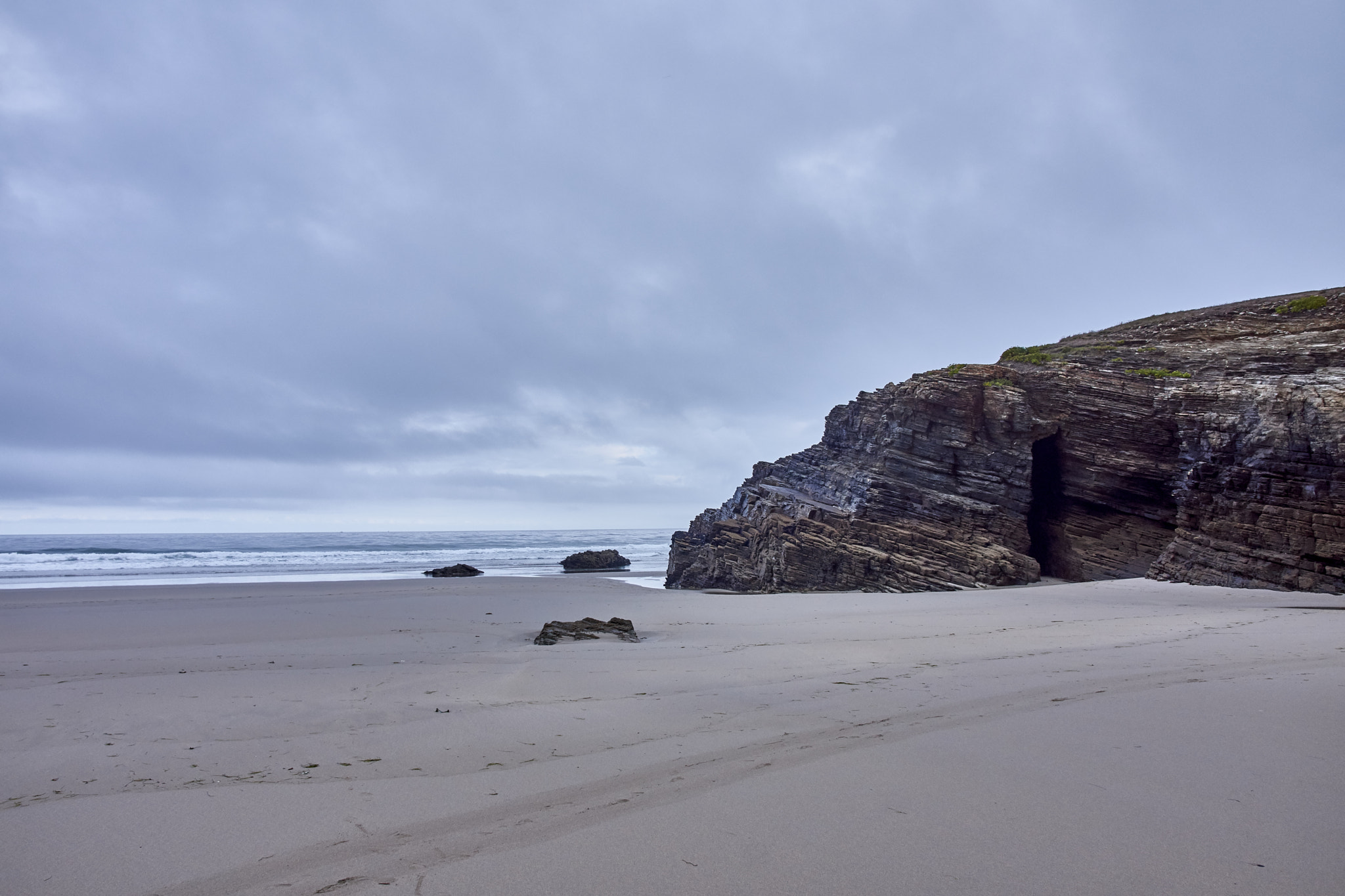 Sony SLT-A77 + 17-50mm F2.8 sample photo. Praia das catedrais_1 photography