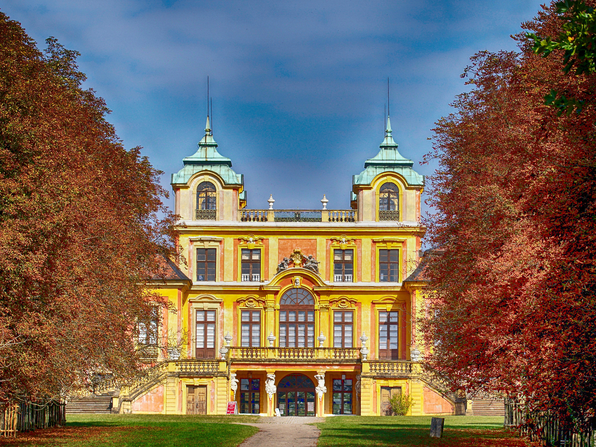 Sony ILCA-77M2 + 90mm F2.8 Macro SSM sample photo. Lustschloss favorite (hdr) photography
