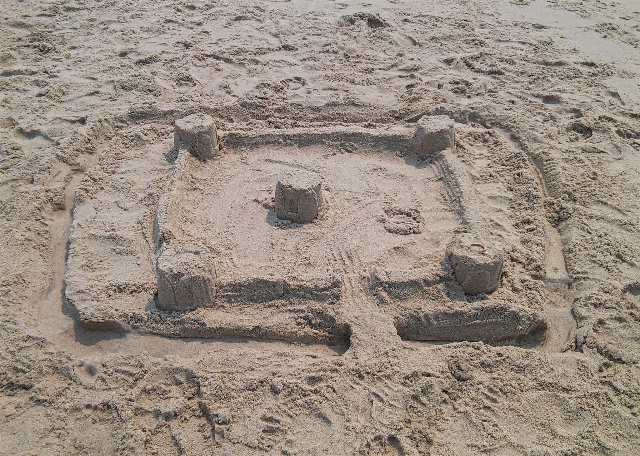 LG L90 sample photo. The sand castle photography