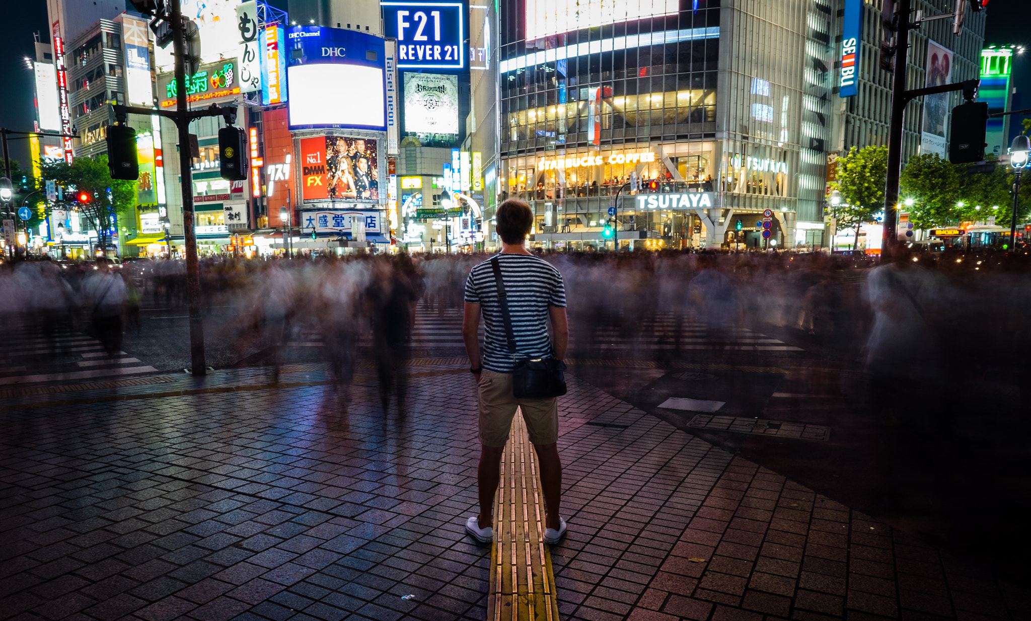 Fujifilm X-E2 + Fujifilm XF 14mm F2.8 R sample photo. Sorrounded photography
