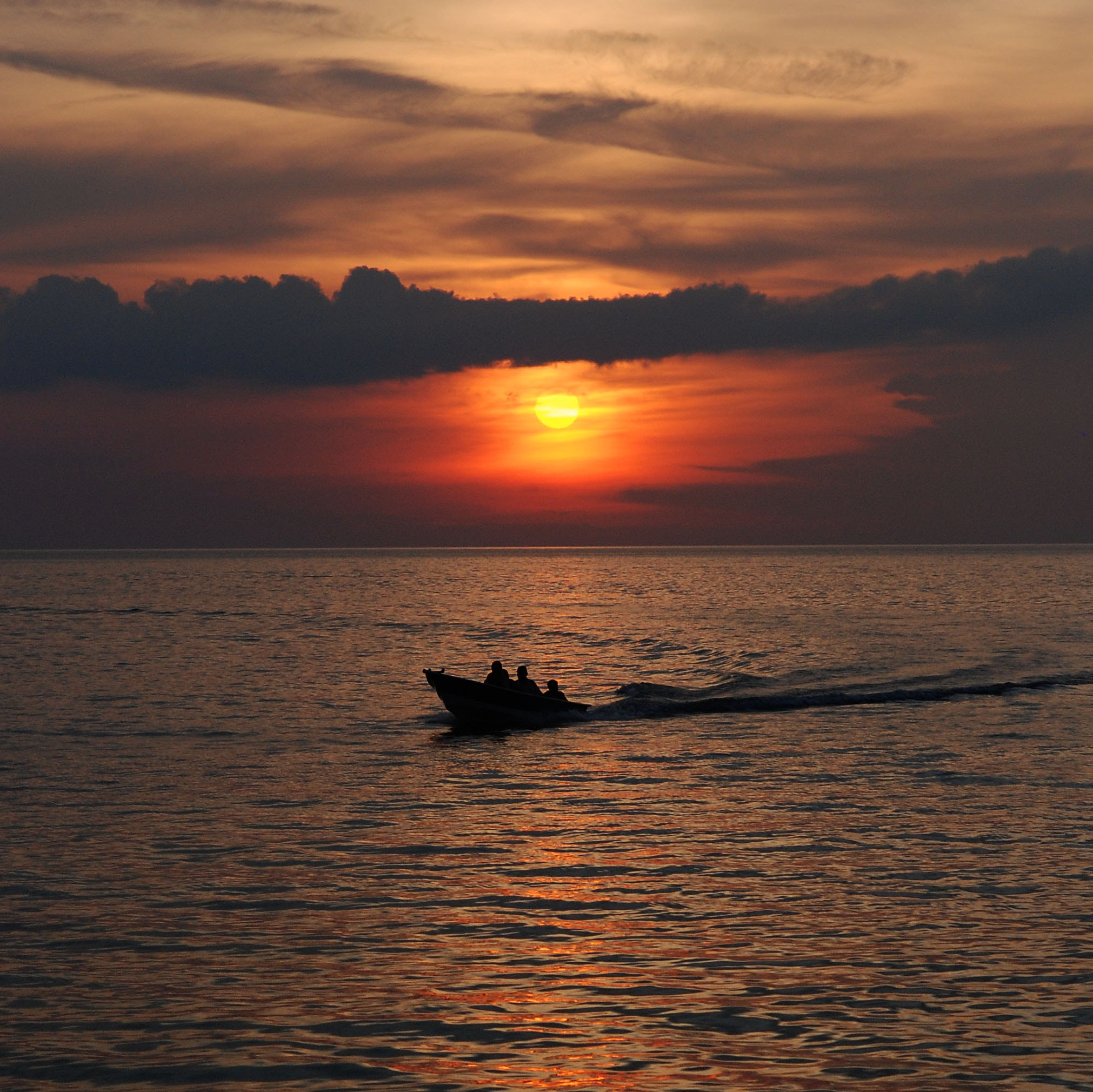Nikon D80 sample photo. Fishermen at duty, tioman island photography
