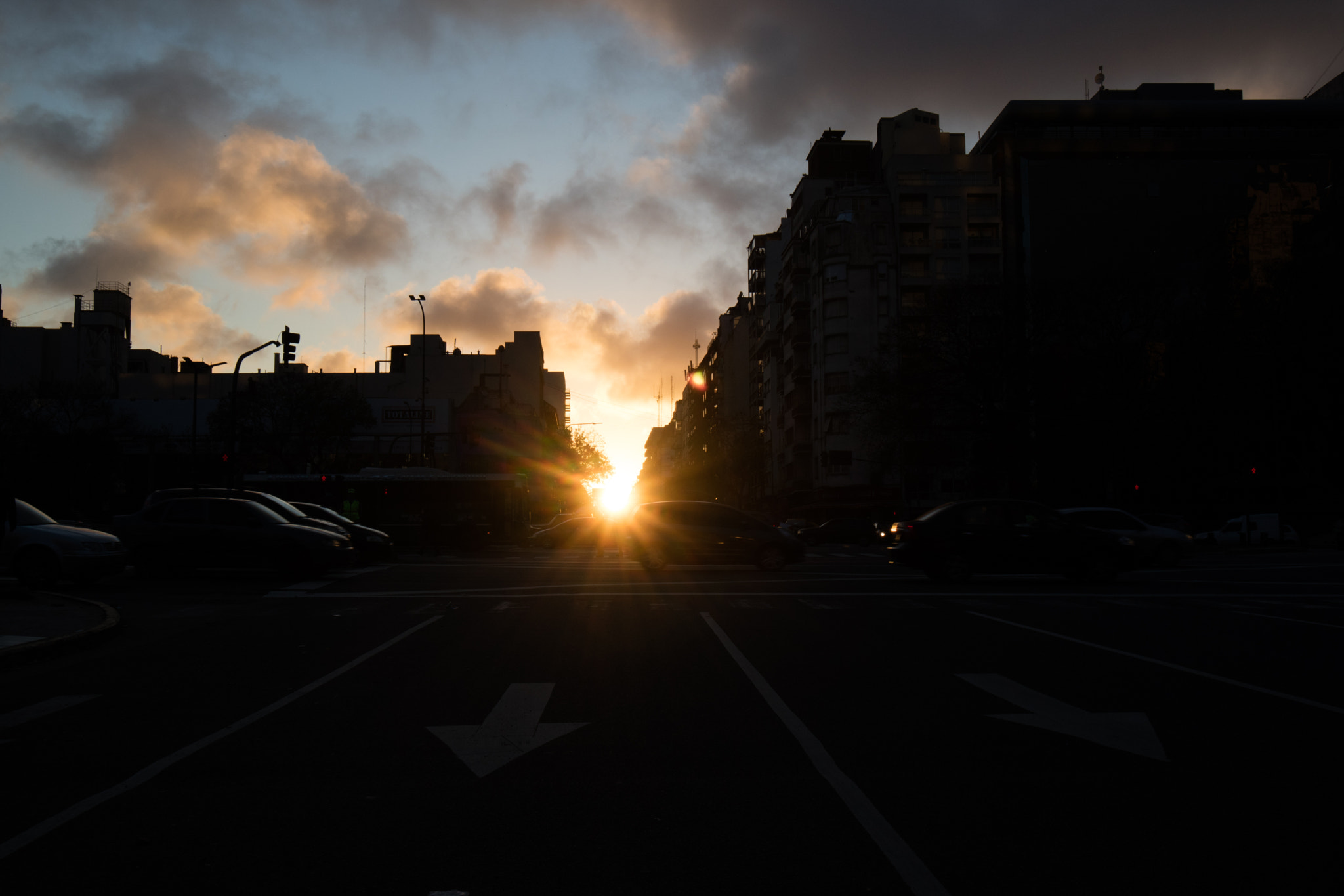 Canon EOS M3 sample photo. Cae el sol sobre la av belgrano.- photography