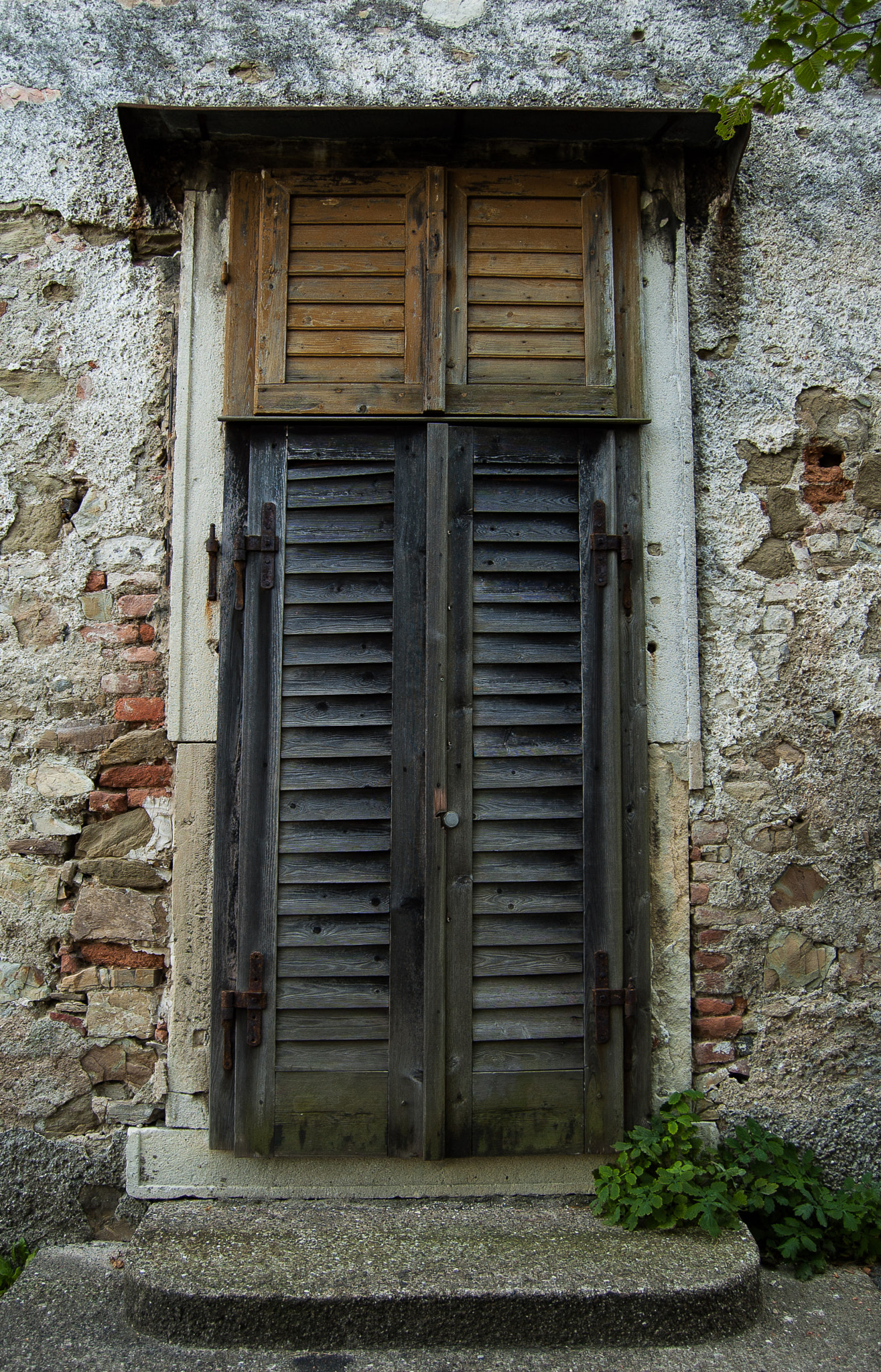 Nikon D70 sample photo. Door photography