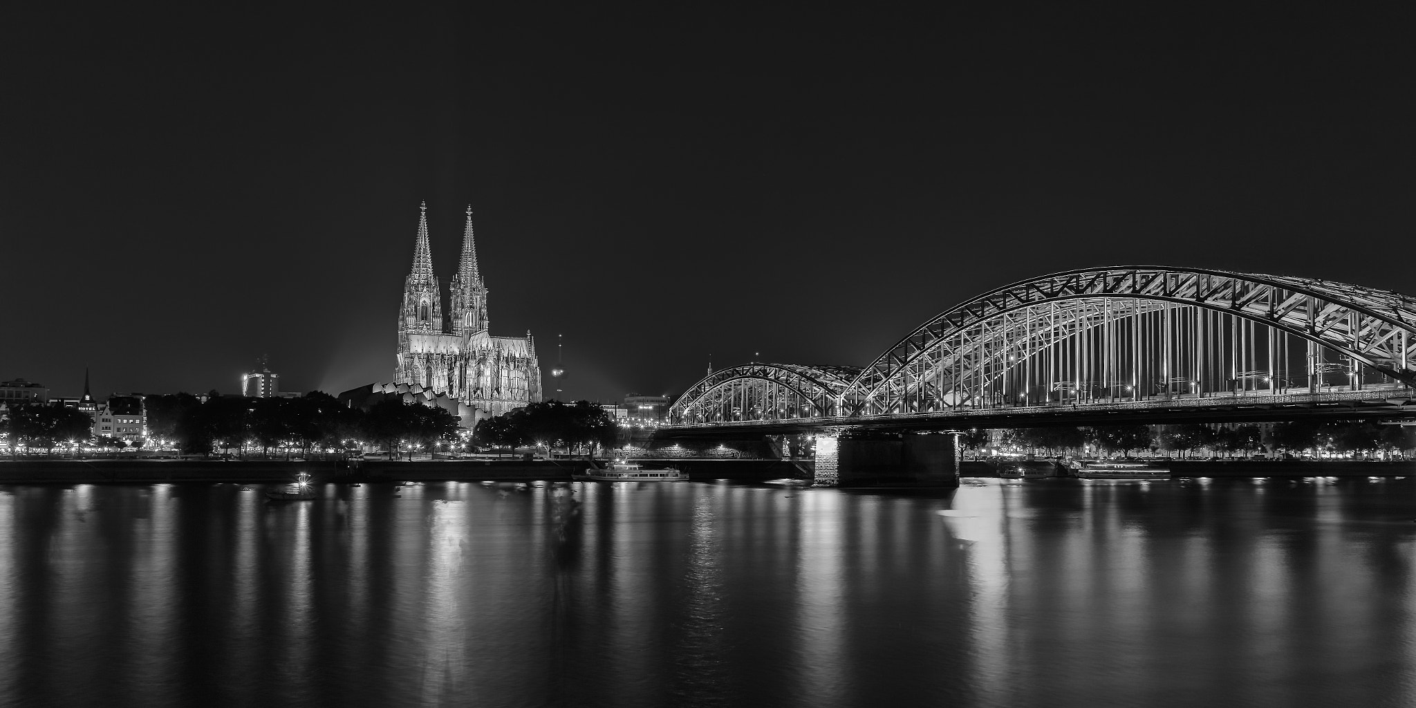 Canon EF 28mm F2.8 IS USM sample photo. Kölner  dom photography