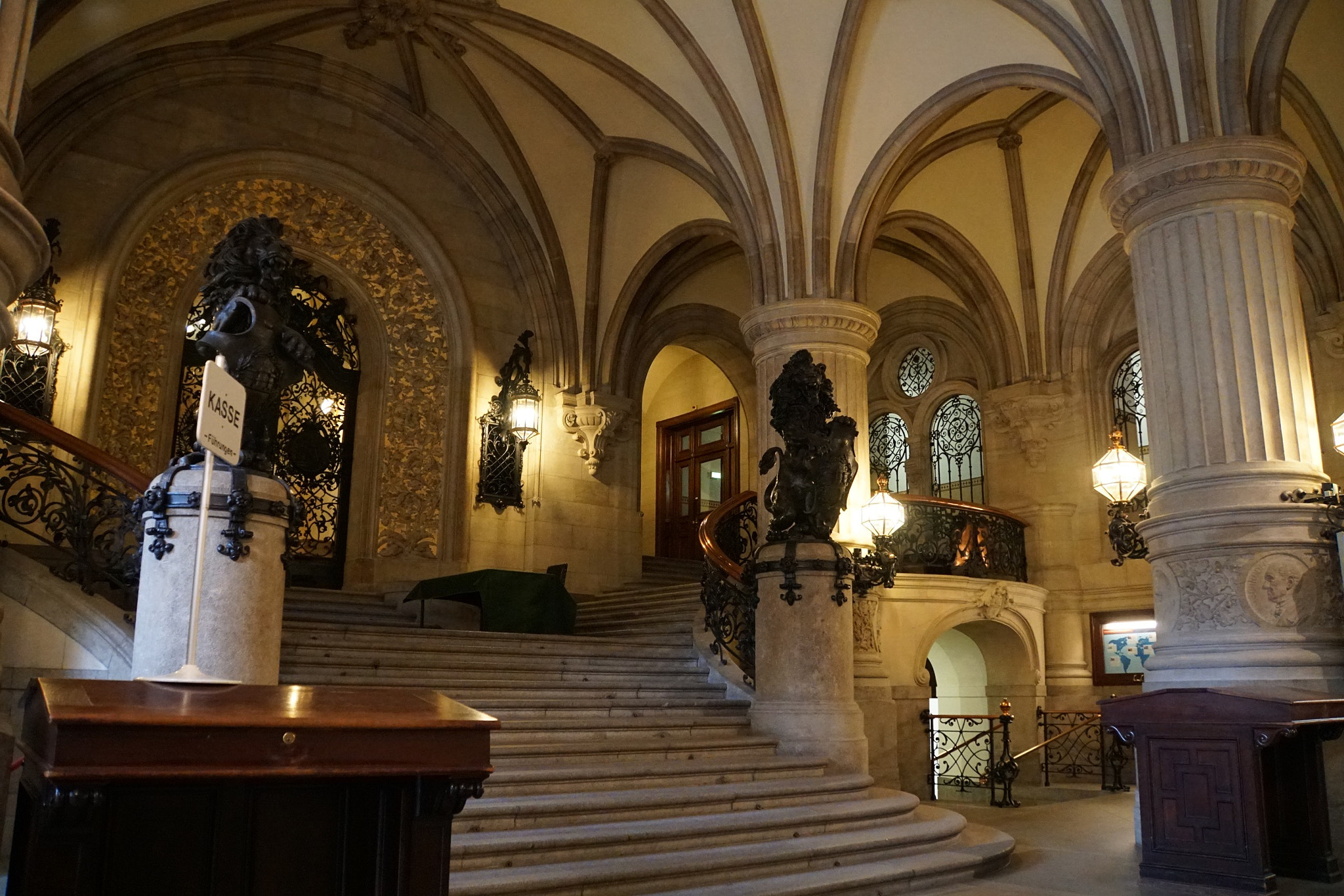 Sony E 18-200mm F3.5-6.3 OSS LE sample photo. Hamburg city hall photography