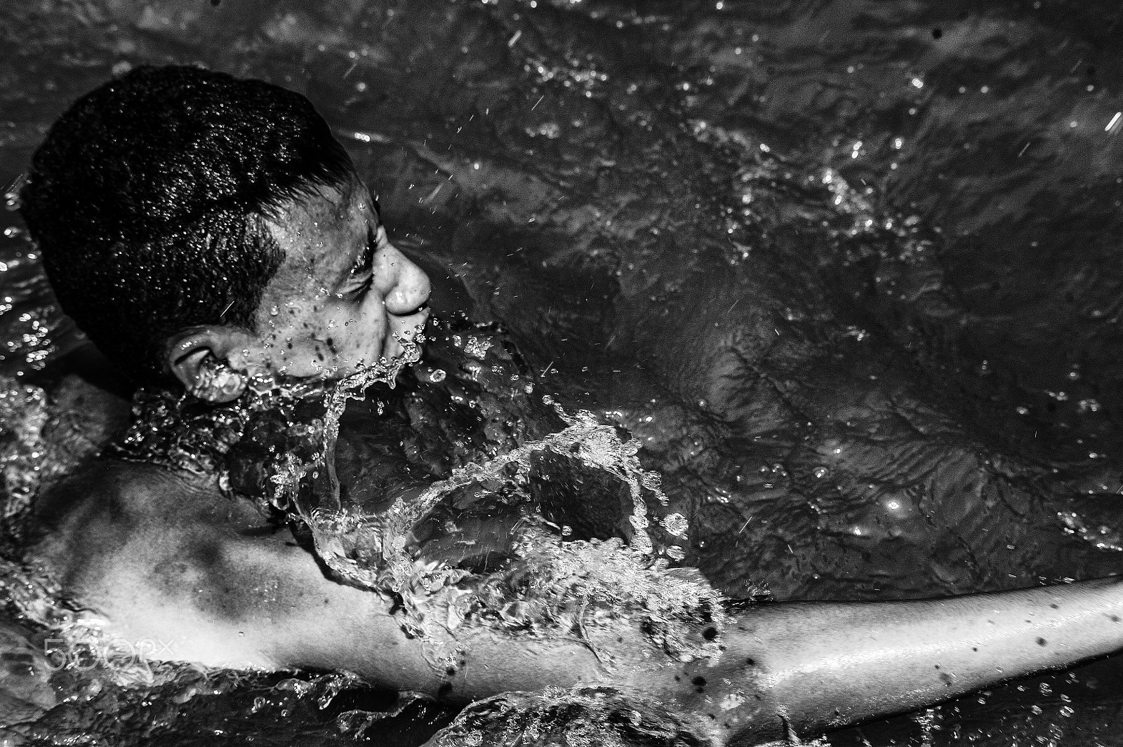 Tamron AF 200-400mm f/5.6 LD IF (75D) sample photo. Swimmer photography