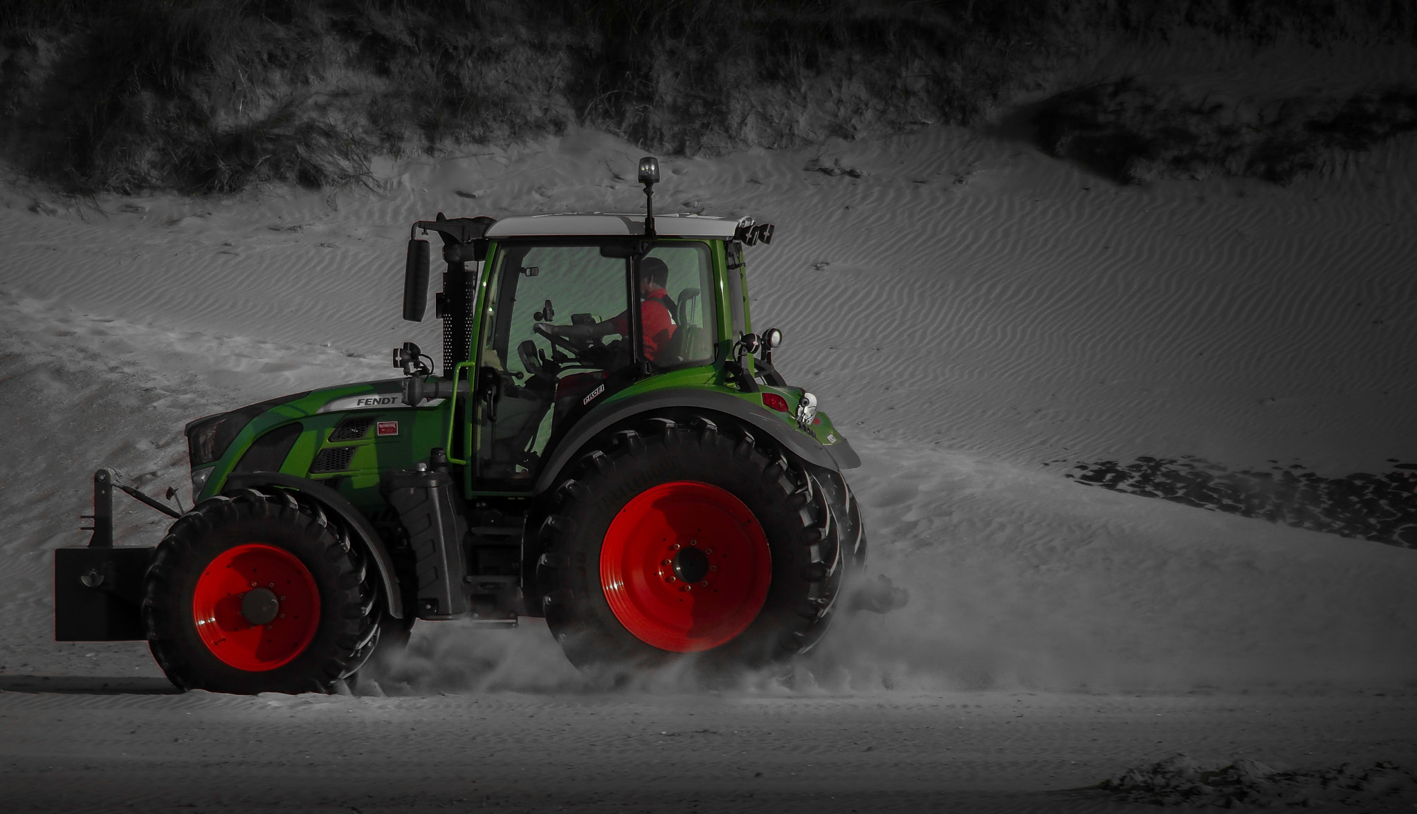Olympus OM-D E-M5 sample photo. Truck at the shore of norderney photography