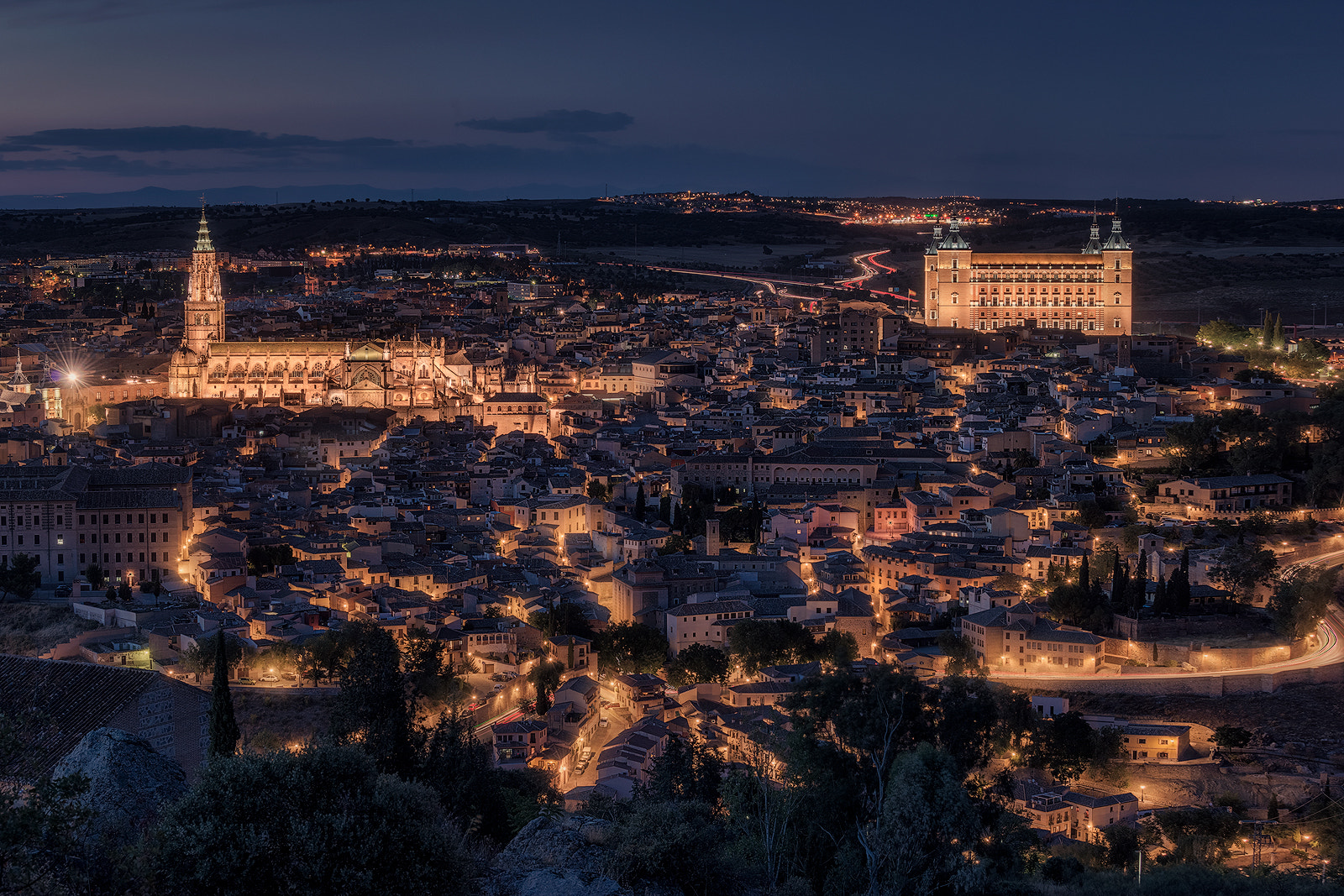 Nikon AF-S Nikkor 70-200mm F4G ED VR sample photo. Luces de toledo photography