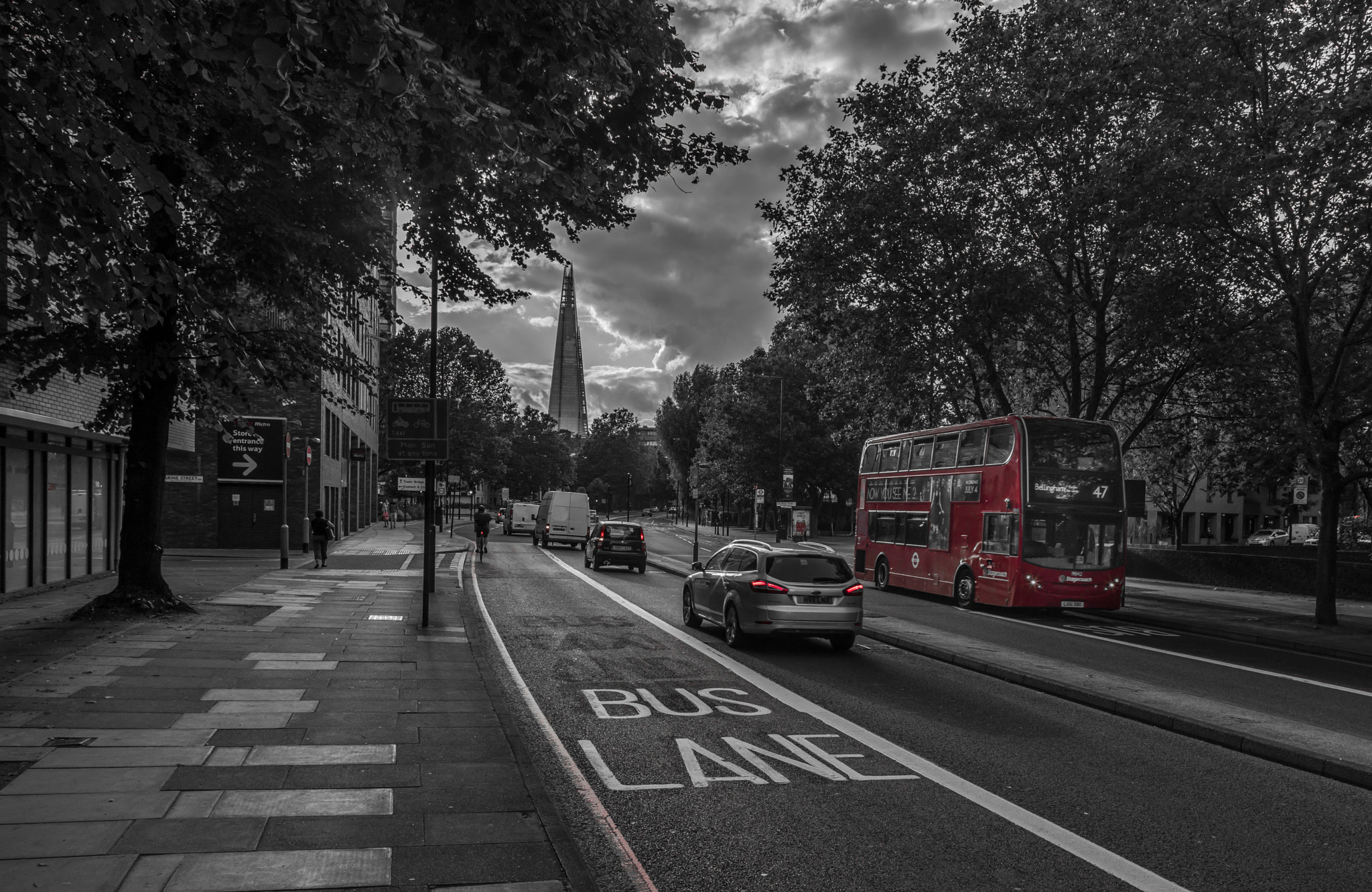 Canon TS-E 24mm f/3.5L sample photo. Bus lane photography