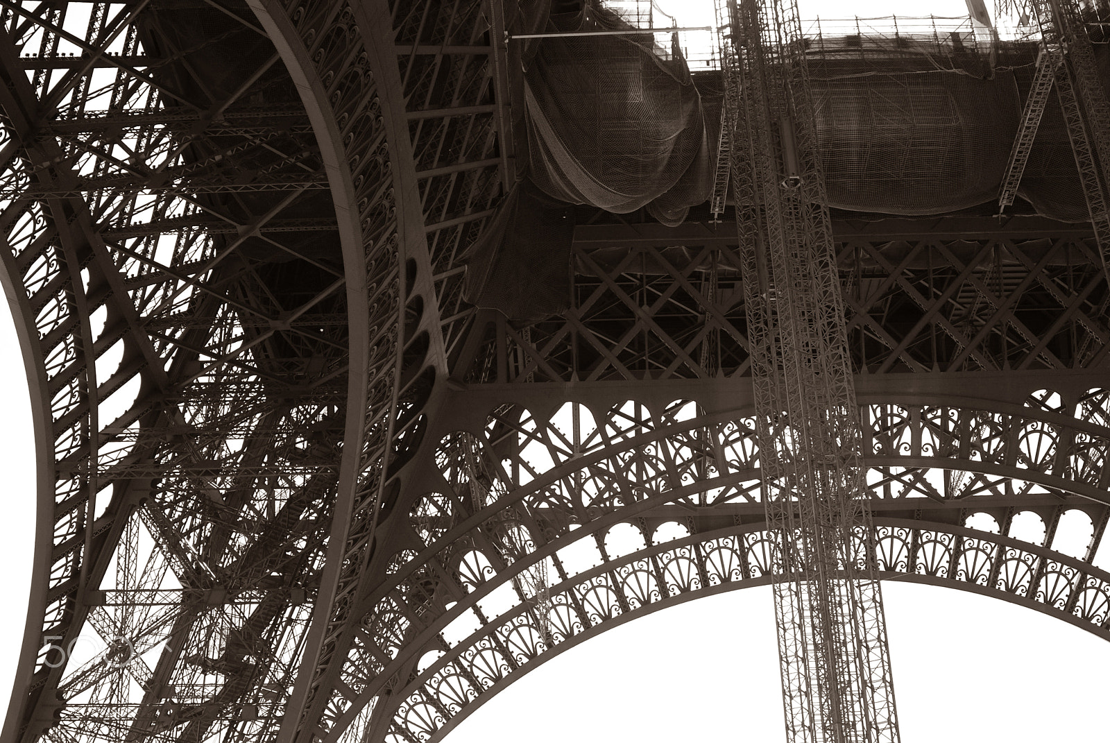Nikon D80 + AF Zoom-Nikkor 28-70mm f/3.5-4.5D sample photo. Under the eiffel tower iii photography