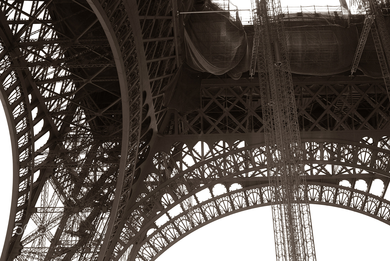 AF Zoom-Nikkor 28-70mm f/3.5-4.5D sample photo. Under the eiffel tower iii photography