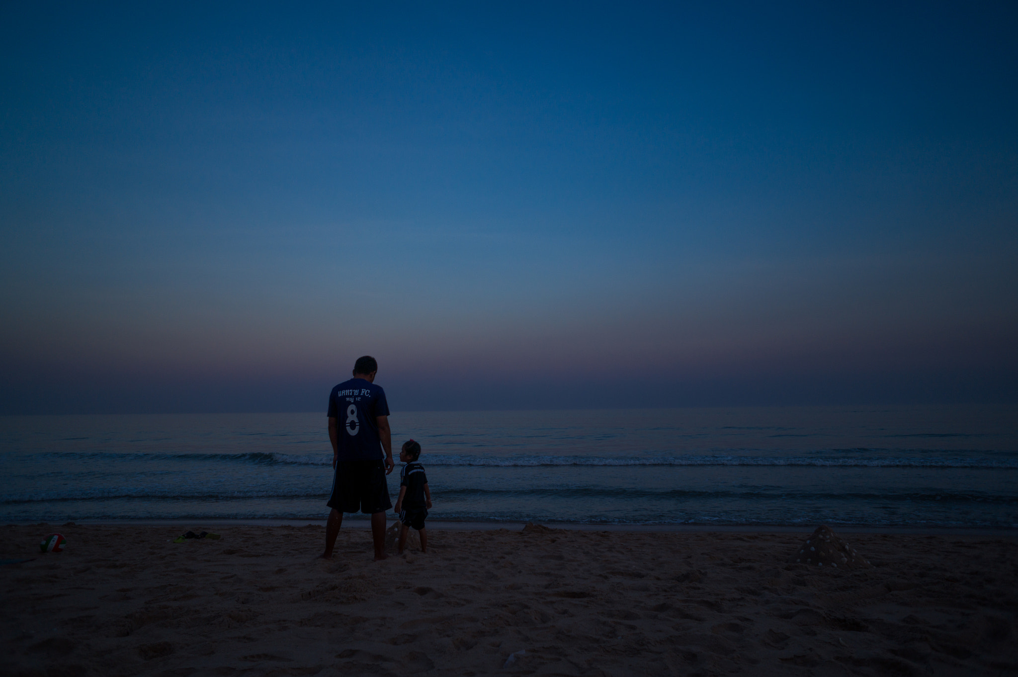 Sony NEX-VG30E sample photo. Cha-am beach, father and son photography