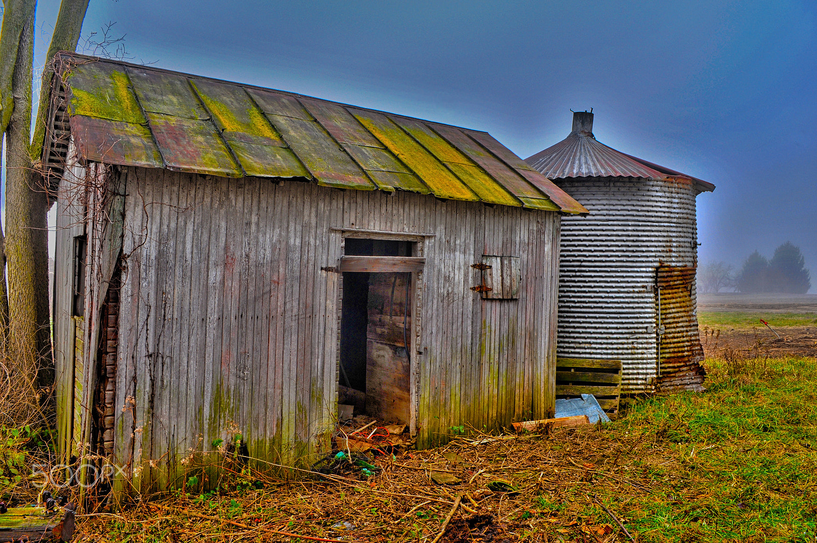 Nikon D300 sample photo. Old farm outbuilding photography