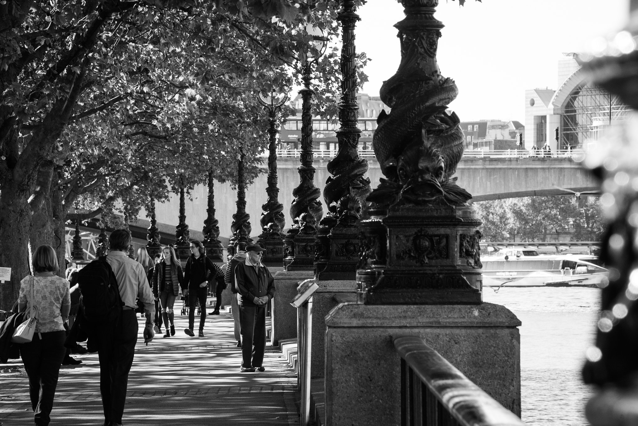 Sony a7S + Sony FE 70-200mm F4 G OSS sample photo. London walks photography