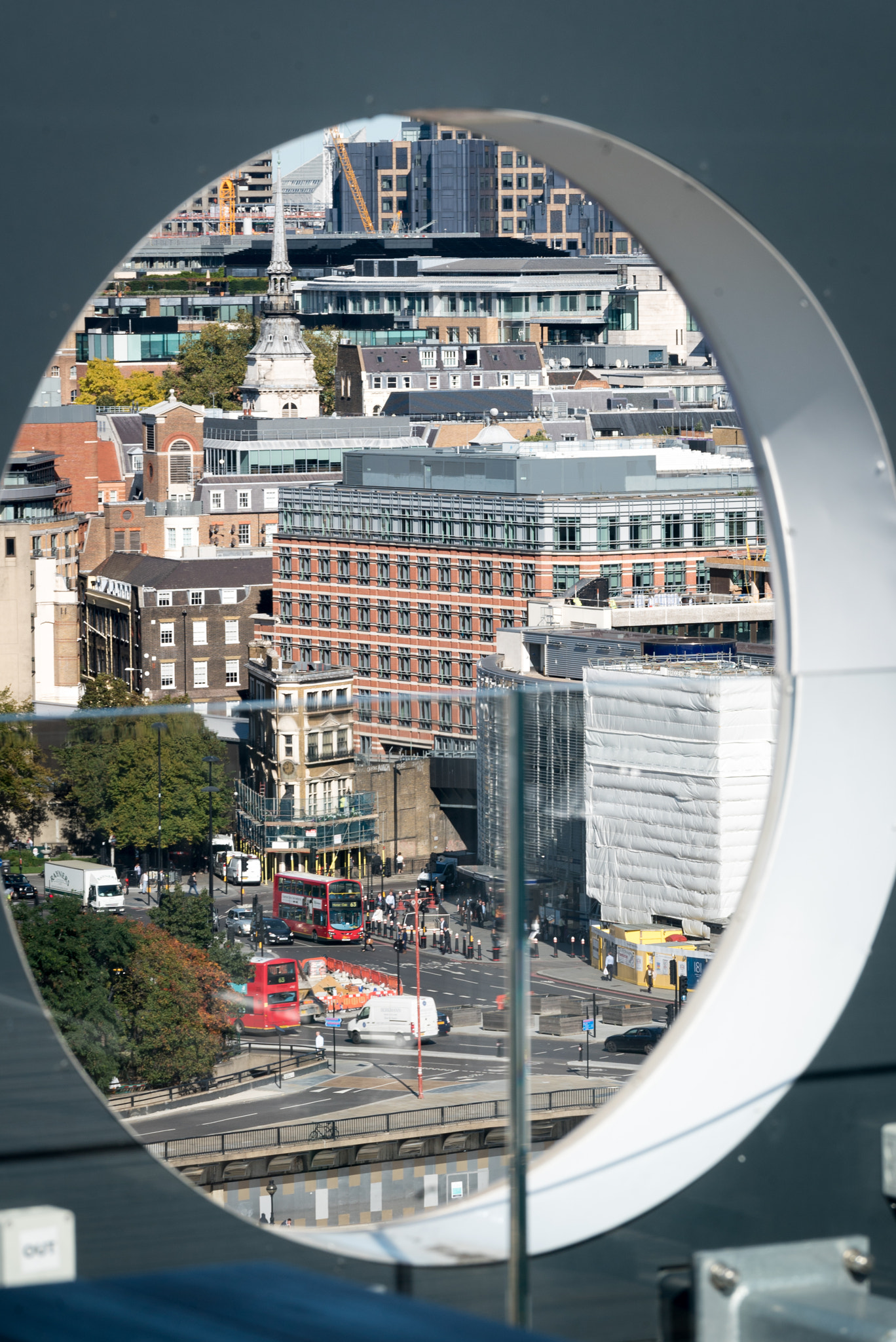 Sony a7S + Sony FE 70-200mm F4 G OSS sample photo. London walks photography