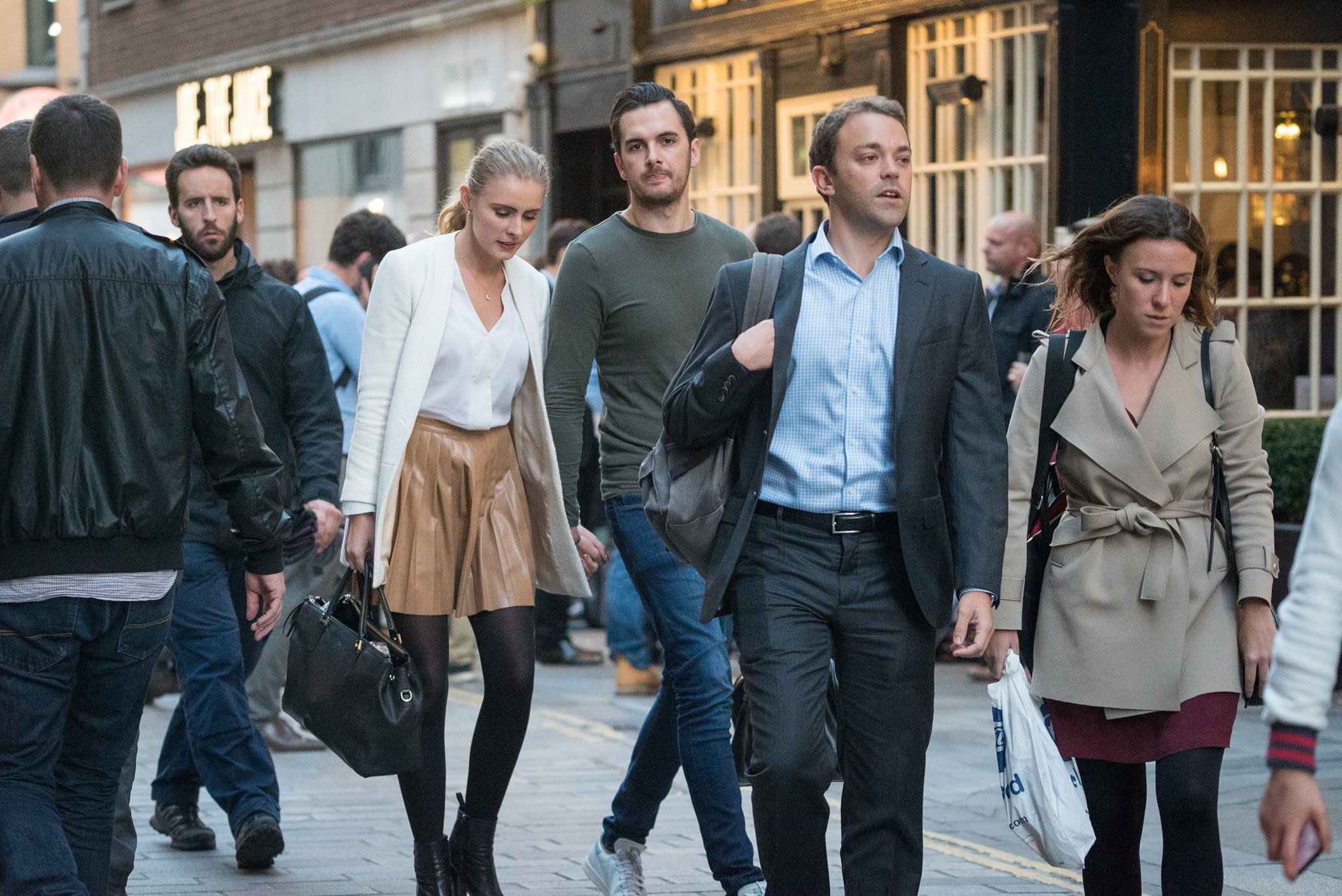 Sony a7S + Sony FE 70-200mm F4 G OSS sample photo. London walks photography