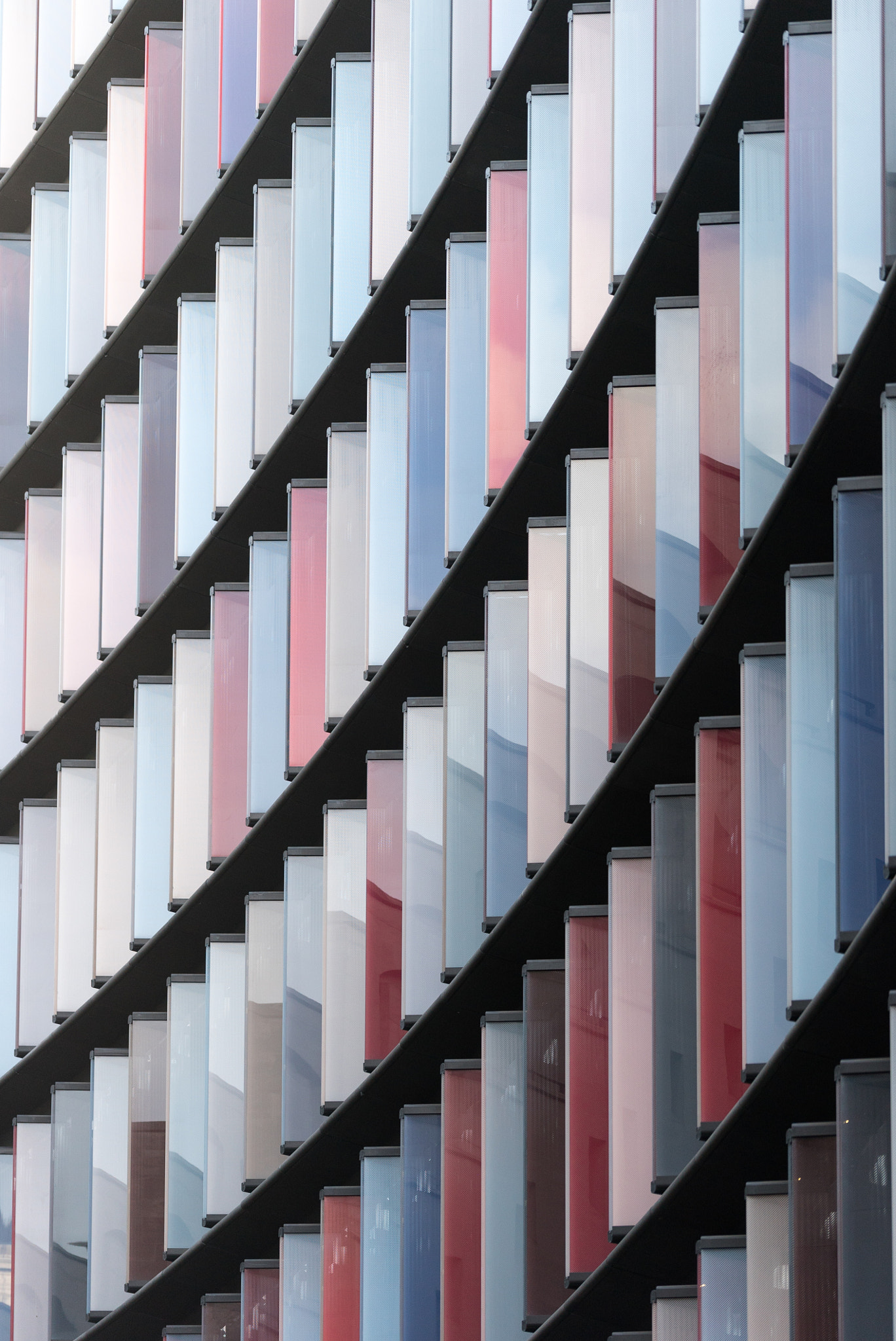 Sony a7S + Sony FE 70-200mm F4 G OSS sample photo. London walks photography