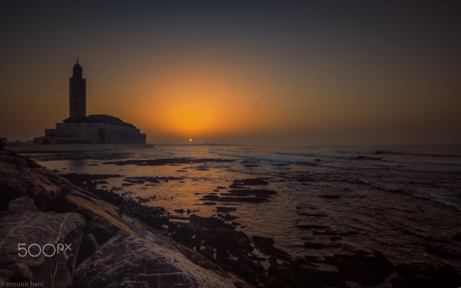 Nikon D5200 + Tokina AT-X 11-20 F2.8 PRO DX (AF 11-20mm f/2.8) sample photo. Moody sunset in casablanca photography
