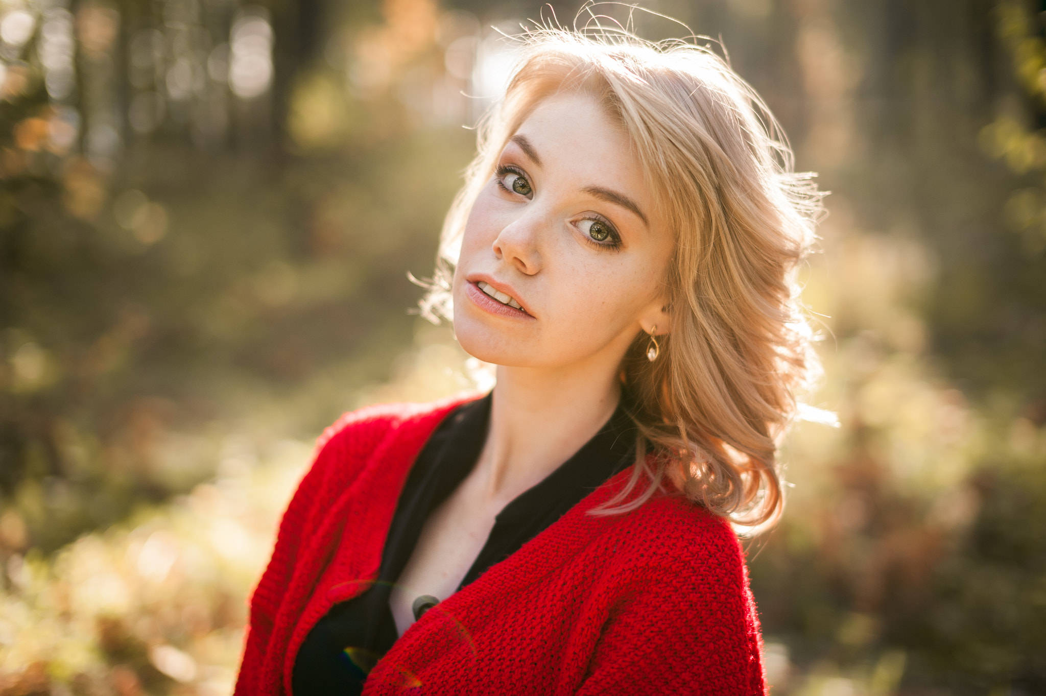Nikon D700 + Sigma 50mm F1.4 EX DG HSM sample photo. Они в тени  газетного листка photography