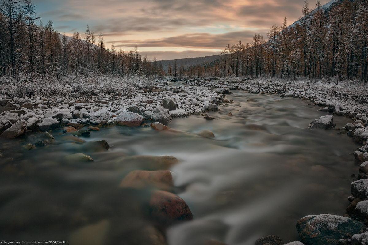 Sony a99 II + Sony Vario-Sonnar T* 16-35mm F2.8 ZA SSM sample photo. Sunrise over aktru river valley photography