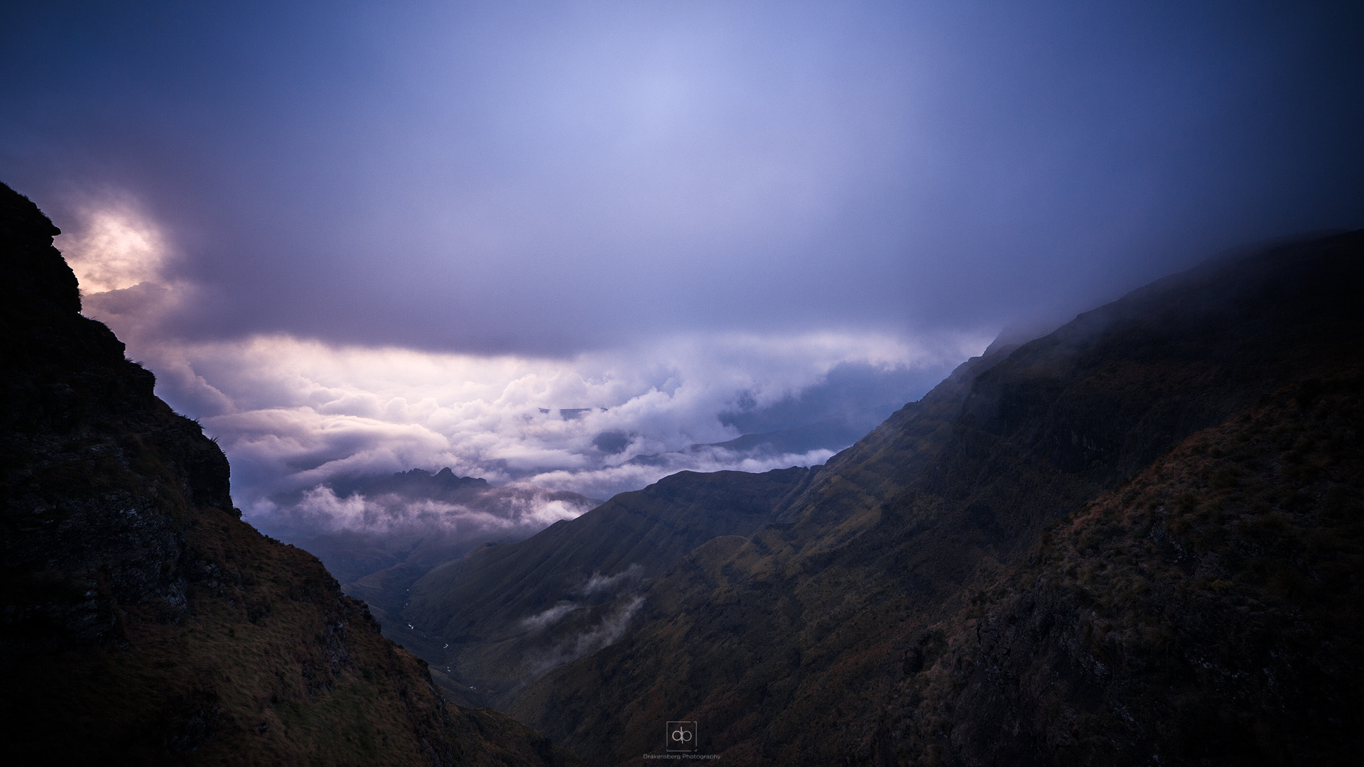 Samyang 14mm F2.8 ED AS IF UMC sample photo. Searching photography