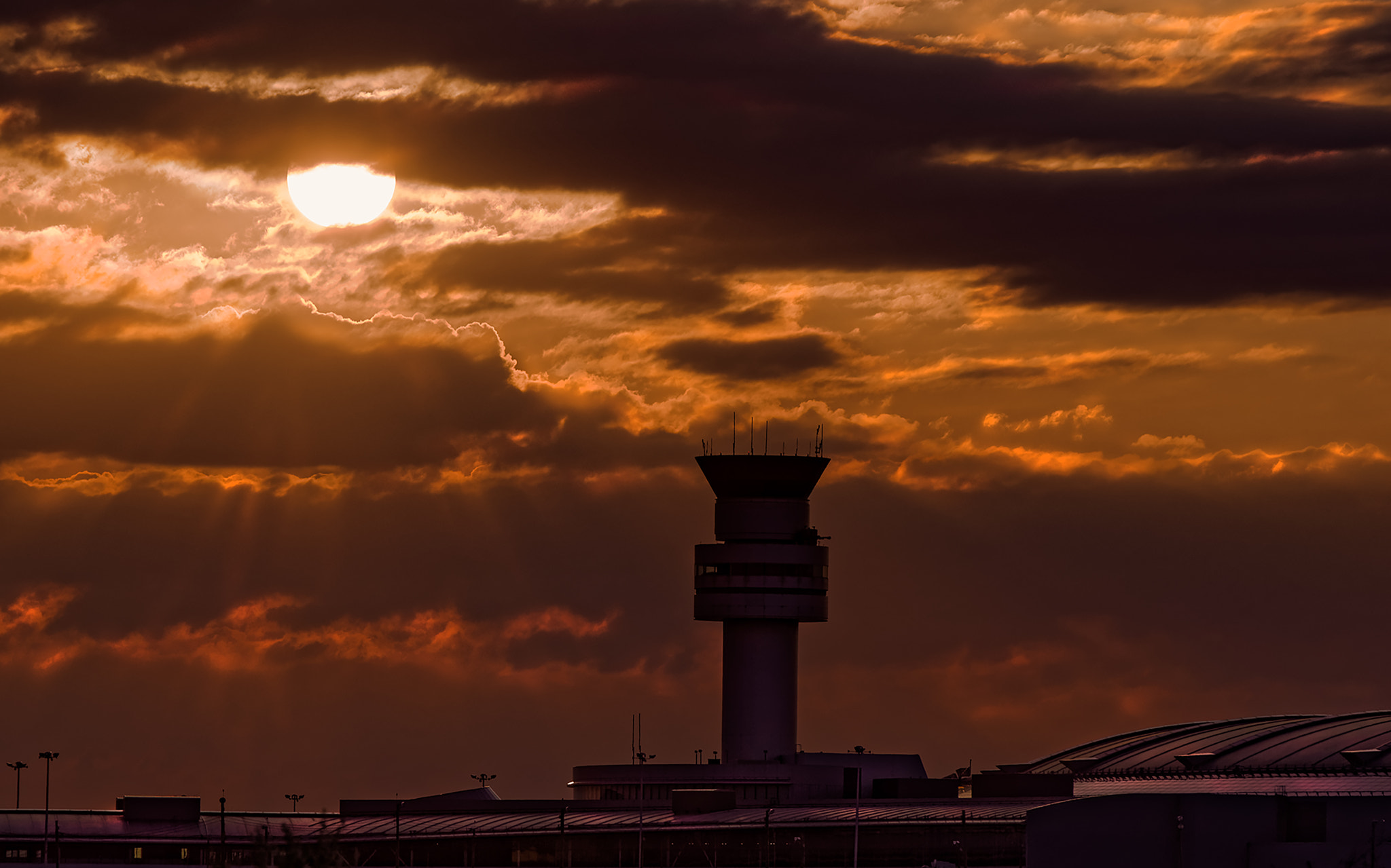 Nikon AF-S Nikkor 70-200mm F2.8G ED VR II sample photo. Controlling the sun photography